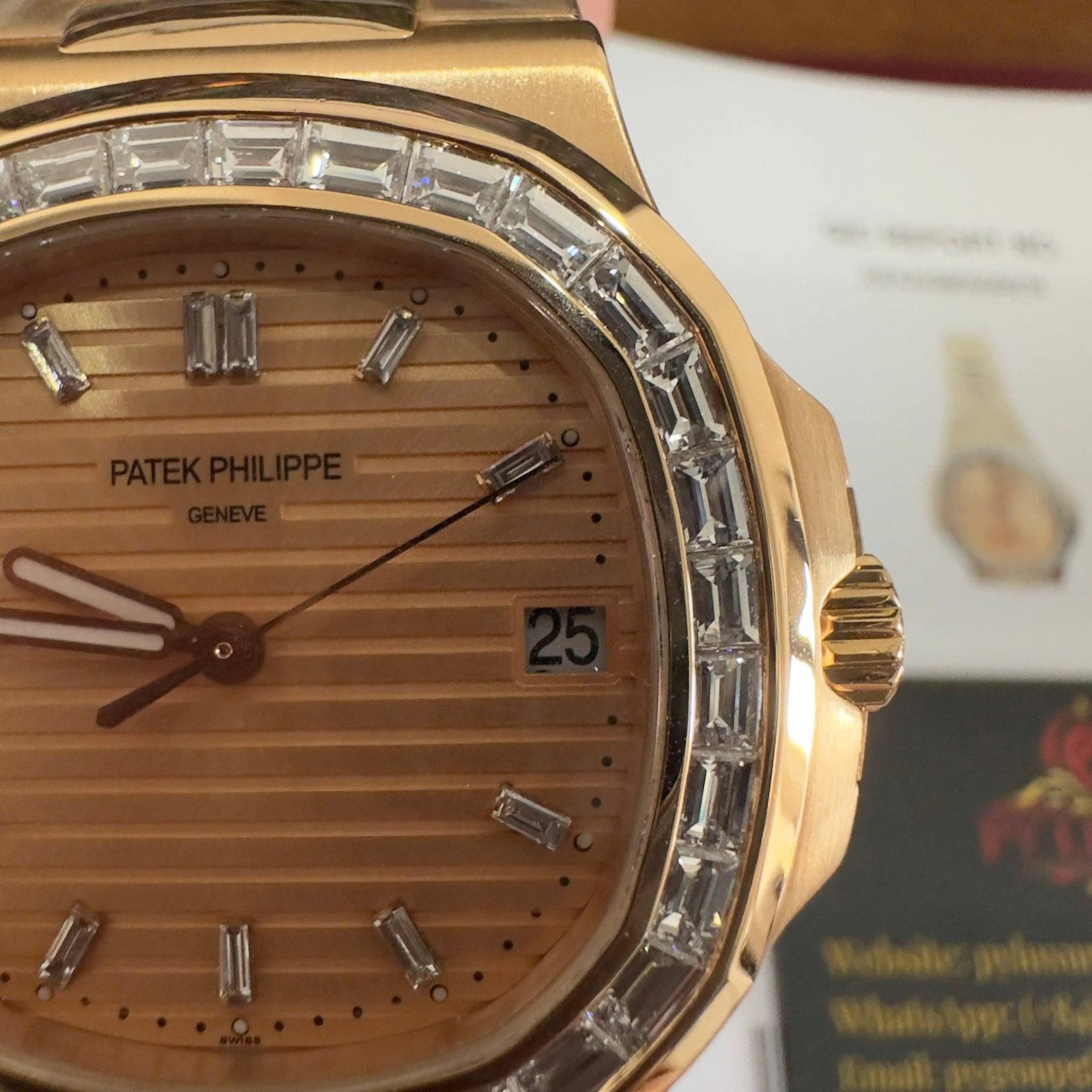 Patek Philippe Nautilus 5723/1R-001 Pink Golden Dial 18K Solid Gold Baguette Diamonds 40mm - 图片 7