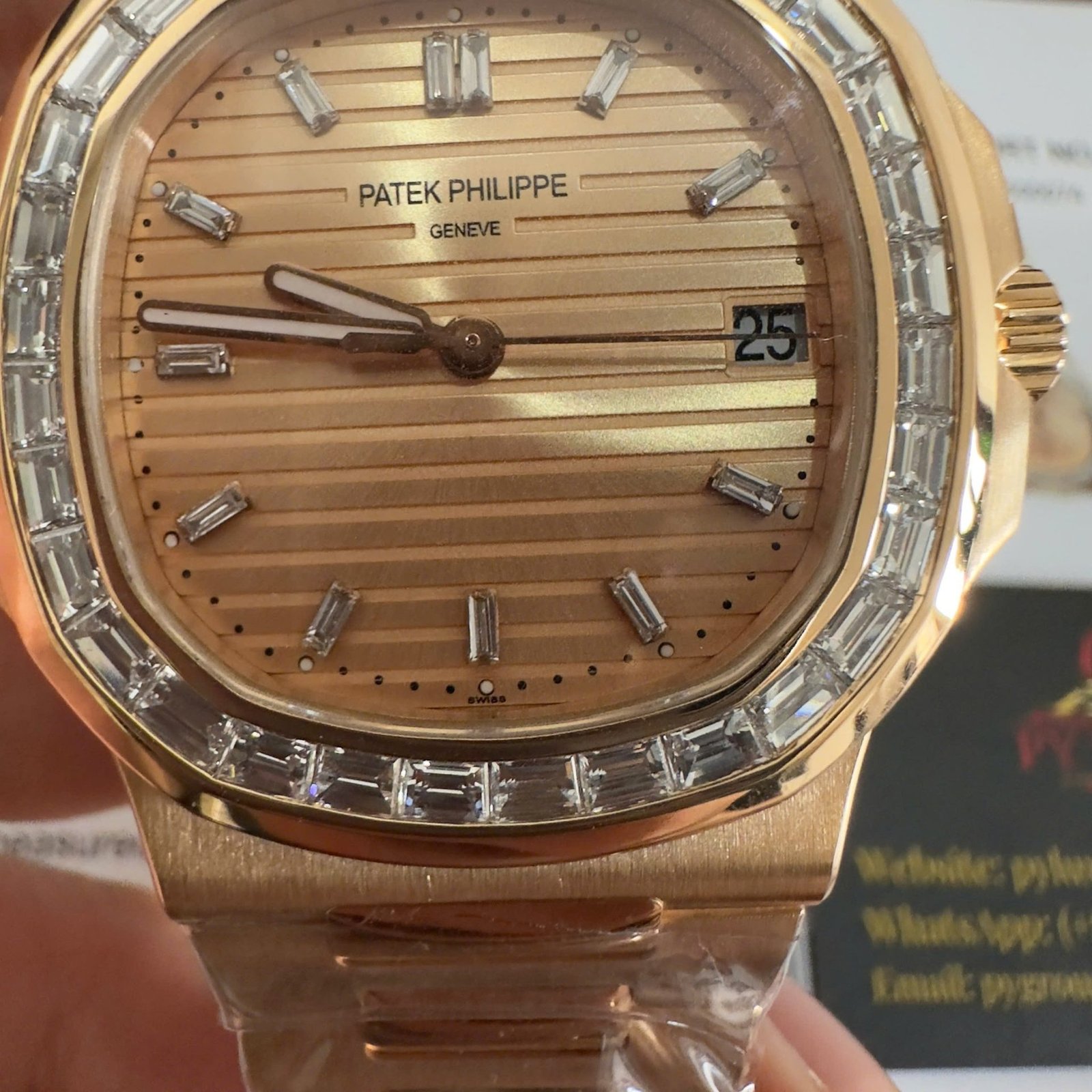 Patek Philippe Nautilus 5723/1R-001 Pink Golden Dial 18K Solid Gold Baguette Diamonds 40mm - 图片 8