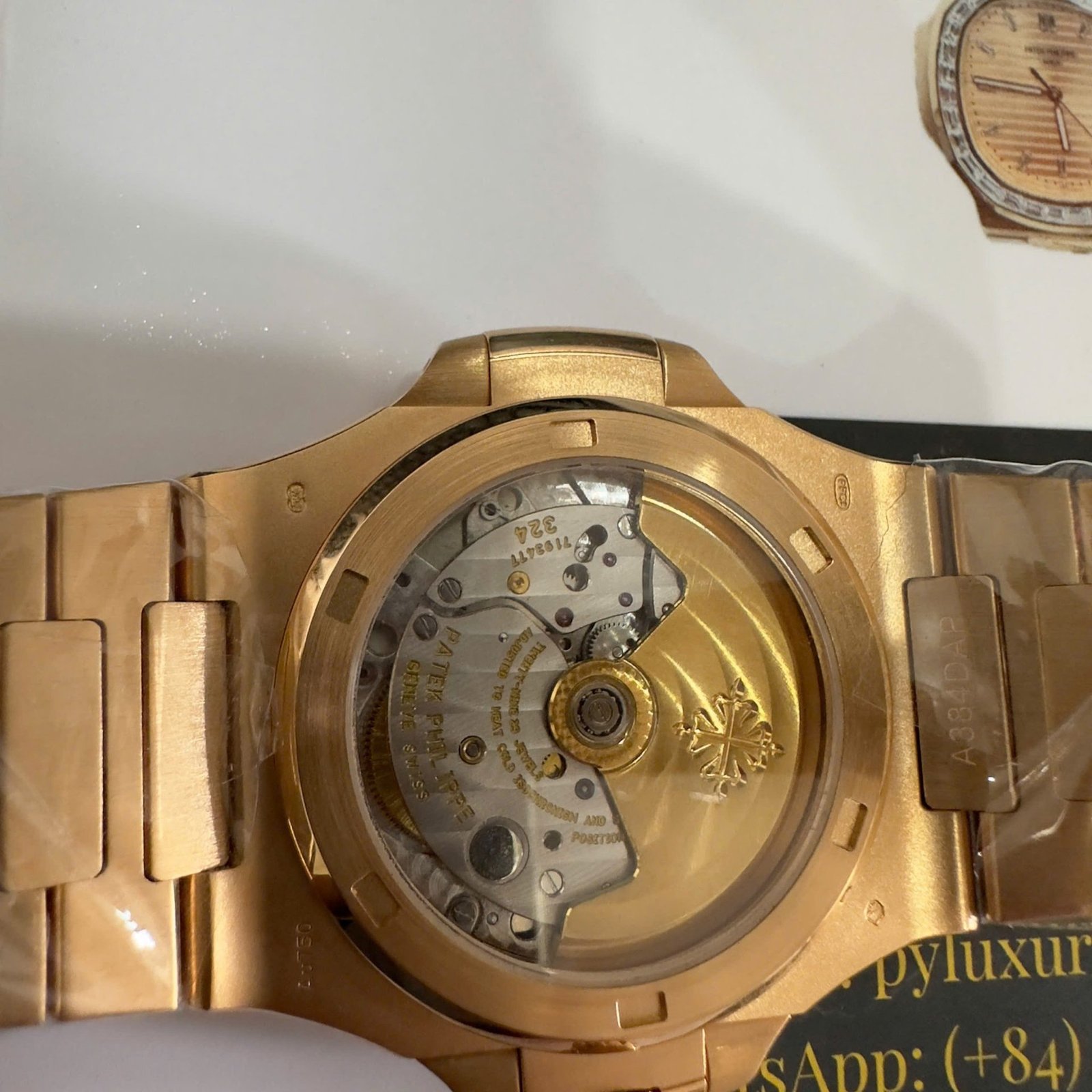 Patek Philippe Nautilus 5723/1R-001 Pink Golden Dial 18K Solid Gold Baguette Diamonds 40mm - 图片 13