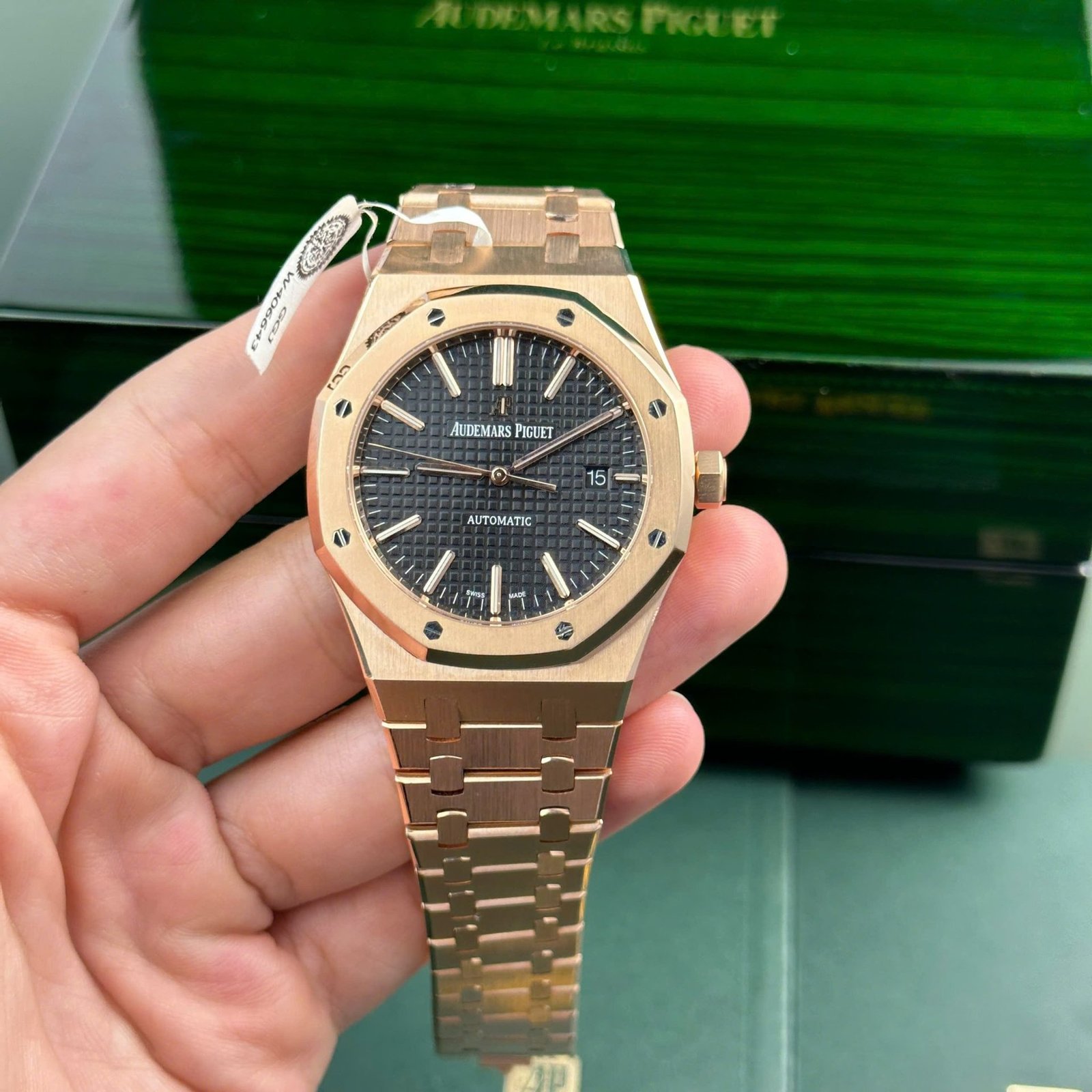 Audemars Piguet Royal Oak 15400OR Black Dial 18K Gold Wrapped Best Replica Watch ZF 41mm - 图片 2