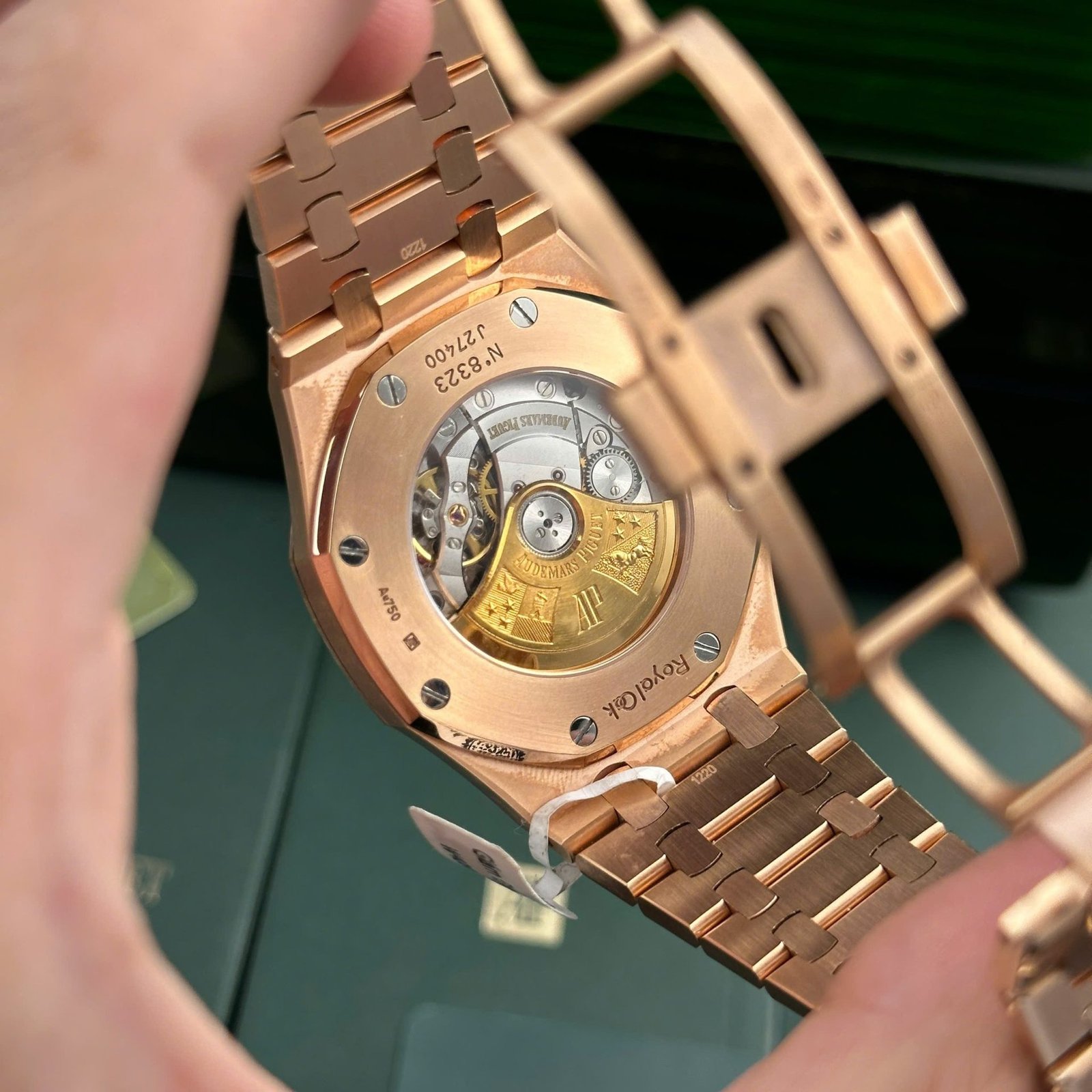 Audemars Piguet Royal Oak 15400OR Black Dial 18K Gold Wrapped Best Replica Watch ZF 41mm - 图片 8