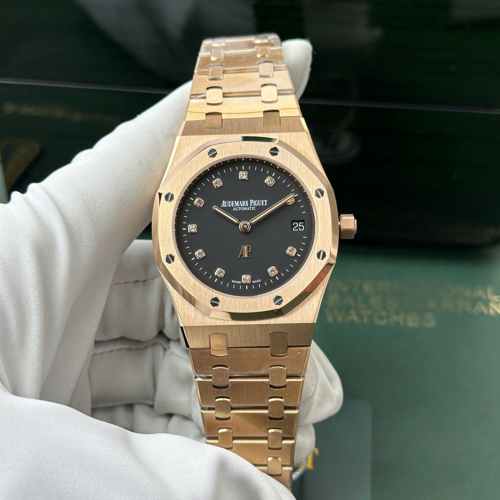 Audemars Piguet Royal Oak Jumbo Extra Thin 15207OR Rose Gold Black Dial Replica IPF 39mm