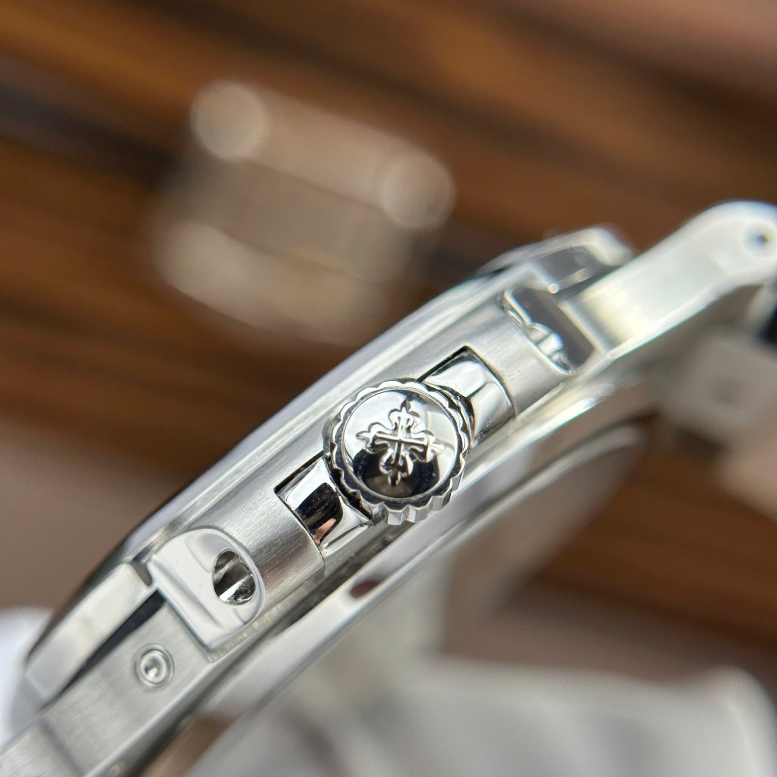 Patek Philippe Nautilus 5724G-001 Blue Dial Baguette Moissanite Full Functions Modified Max Options 40mm - 图片 10