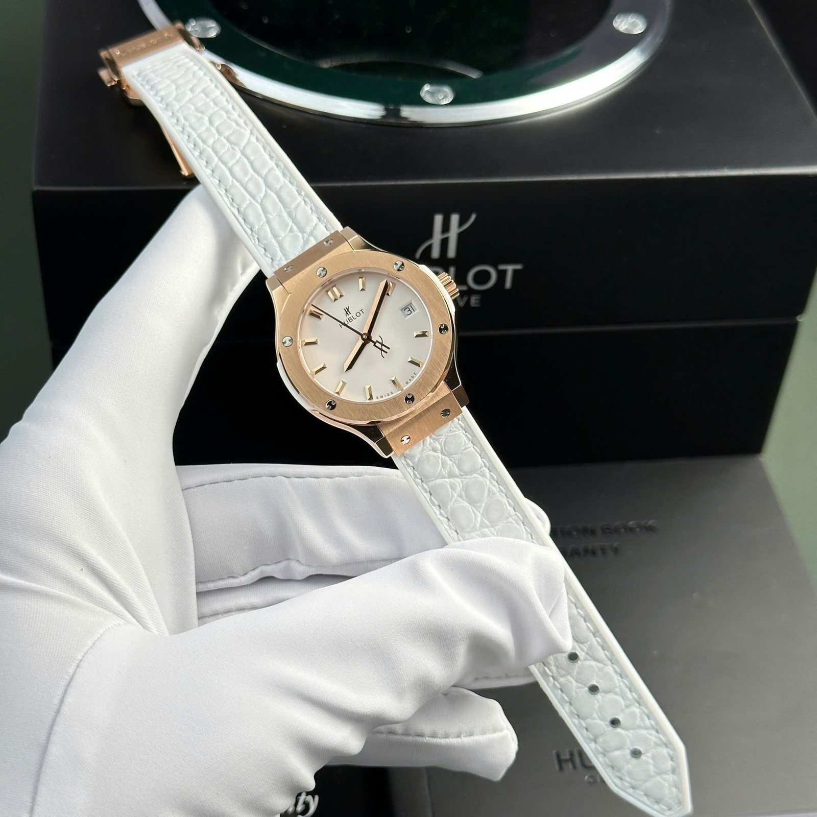 Hublot Classic Fusion King Gold White Dial Leather Strap Ladies Replica 33mm - 图片 2