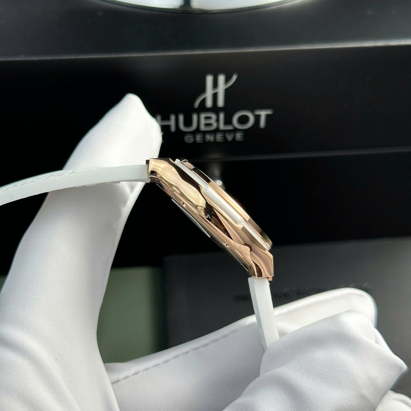 Hublot Classic Fusion King Gold White Dial Leather Strap Ladies Replica 33mm - 图片 6