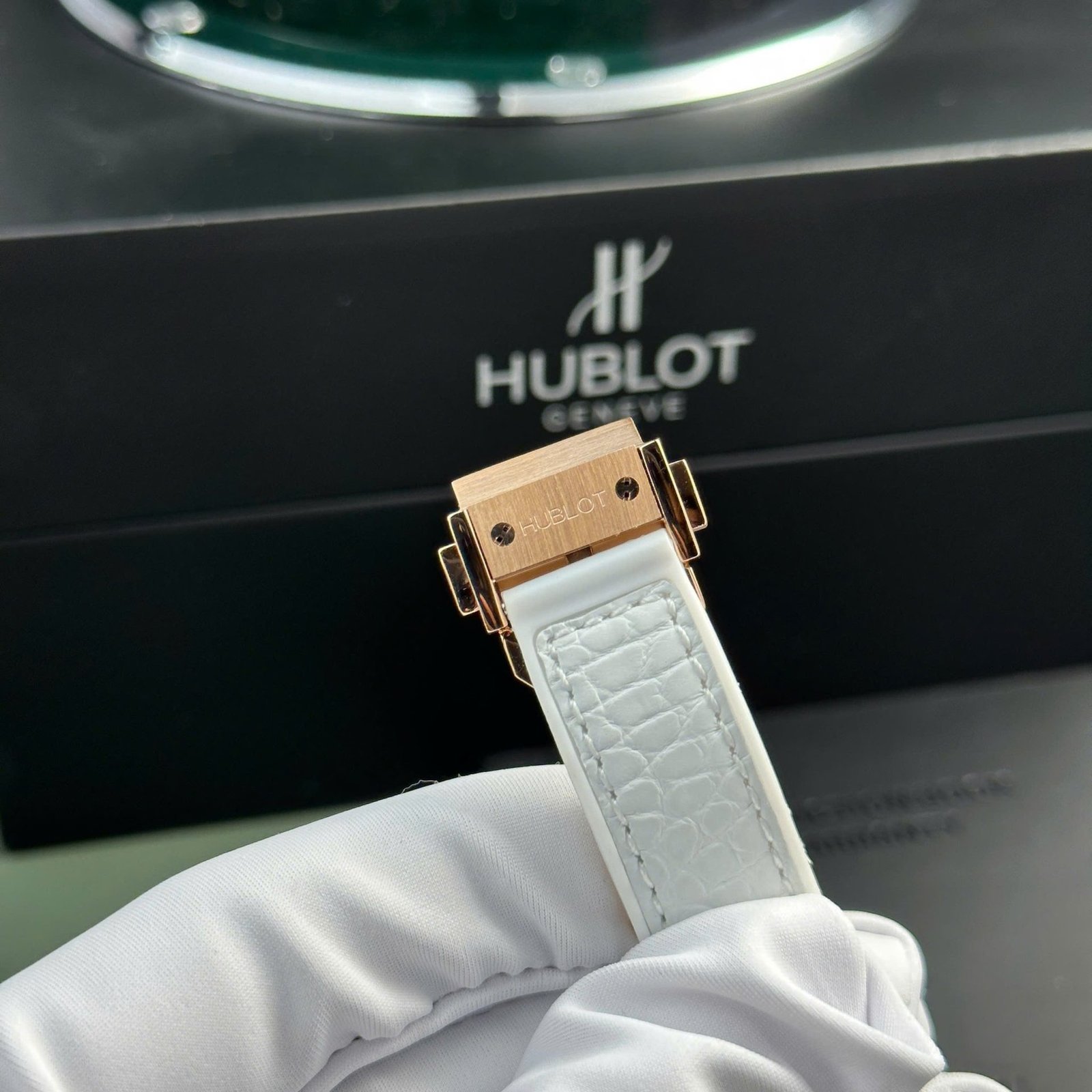 Hublot Classic Fusion King Gold White Dial Leather Strap Ladies Replica 33mm - 图片 8