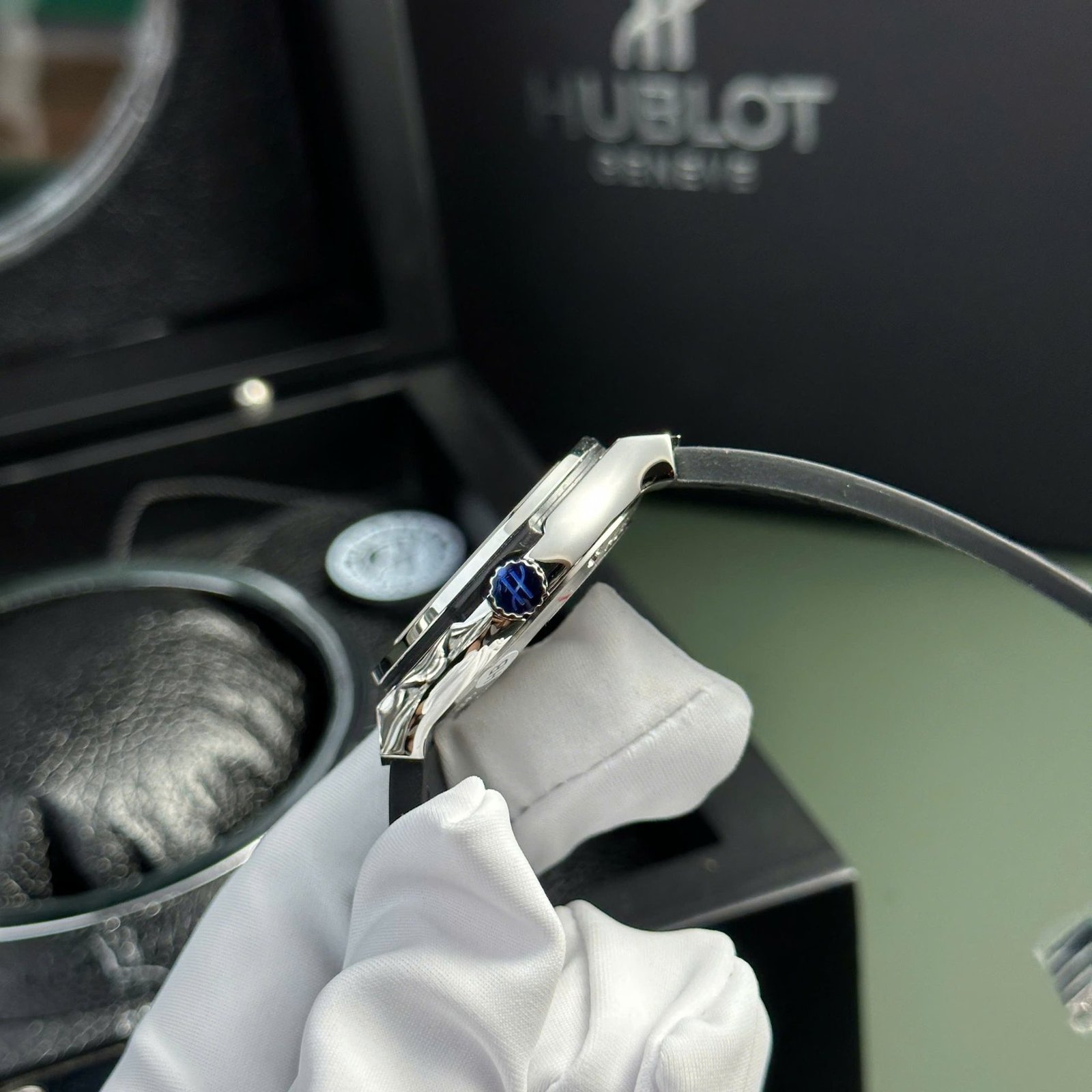Hublot Classic Fusion Titanium Pavé Grey Dial Leather Strap Ladies Replica 33mm - 图片 6