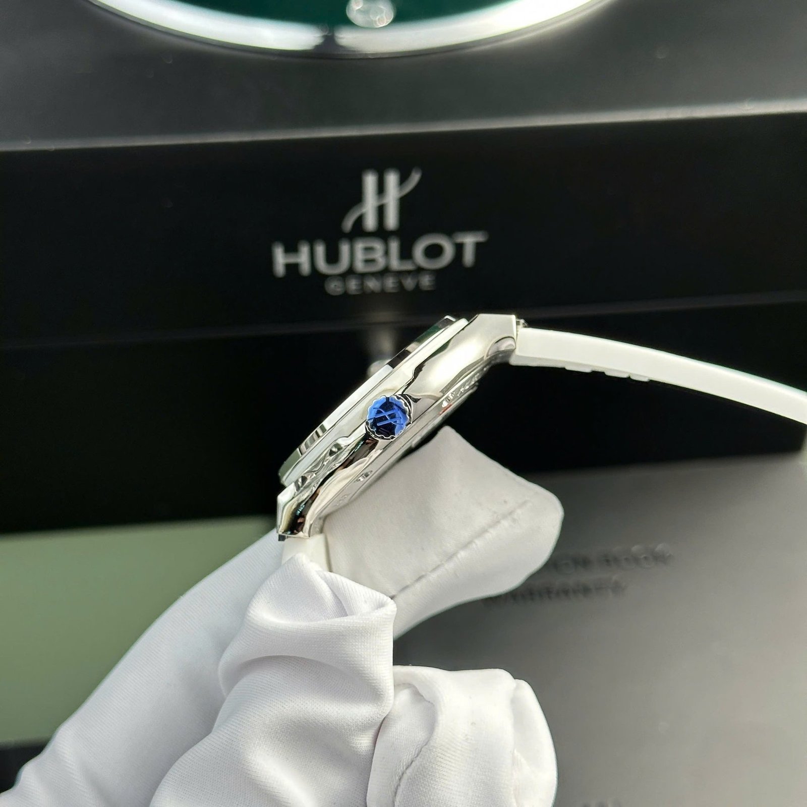 Hublot Classic Fusion Titanium White Dial Quartz Leather Strap Ladies Replica 33mm - 图片 5