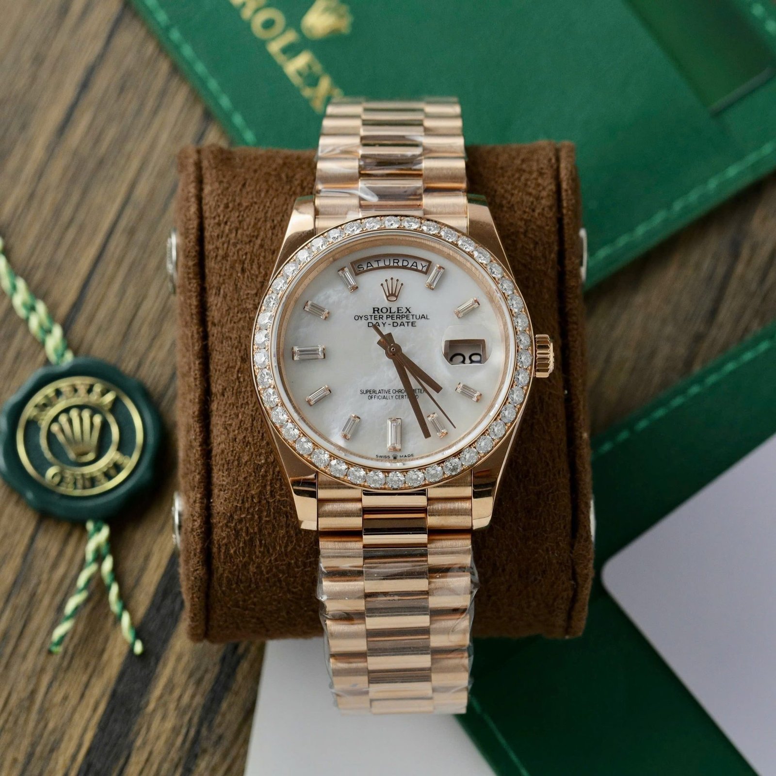 Rolex Day-Date 228345RBR-0026 MOP Baguette Dial 18K Rose Gold Wrapped Moissanite Bezel GMF V3 Best Replica 40mm - 图片 2