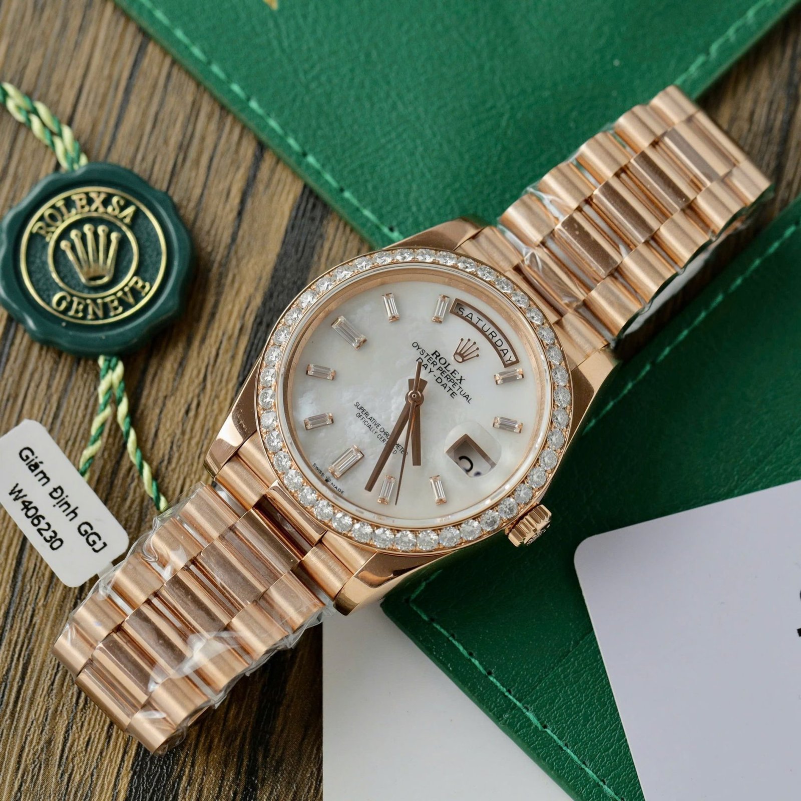 Rolex Day-Date 228345RBR-0026 MOP Baguette Dial 18K Rose Gold Wrapped Moissanite Bezel GMF V3 Best Replica 40mm - 图片 3