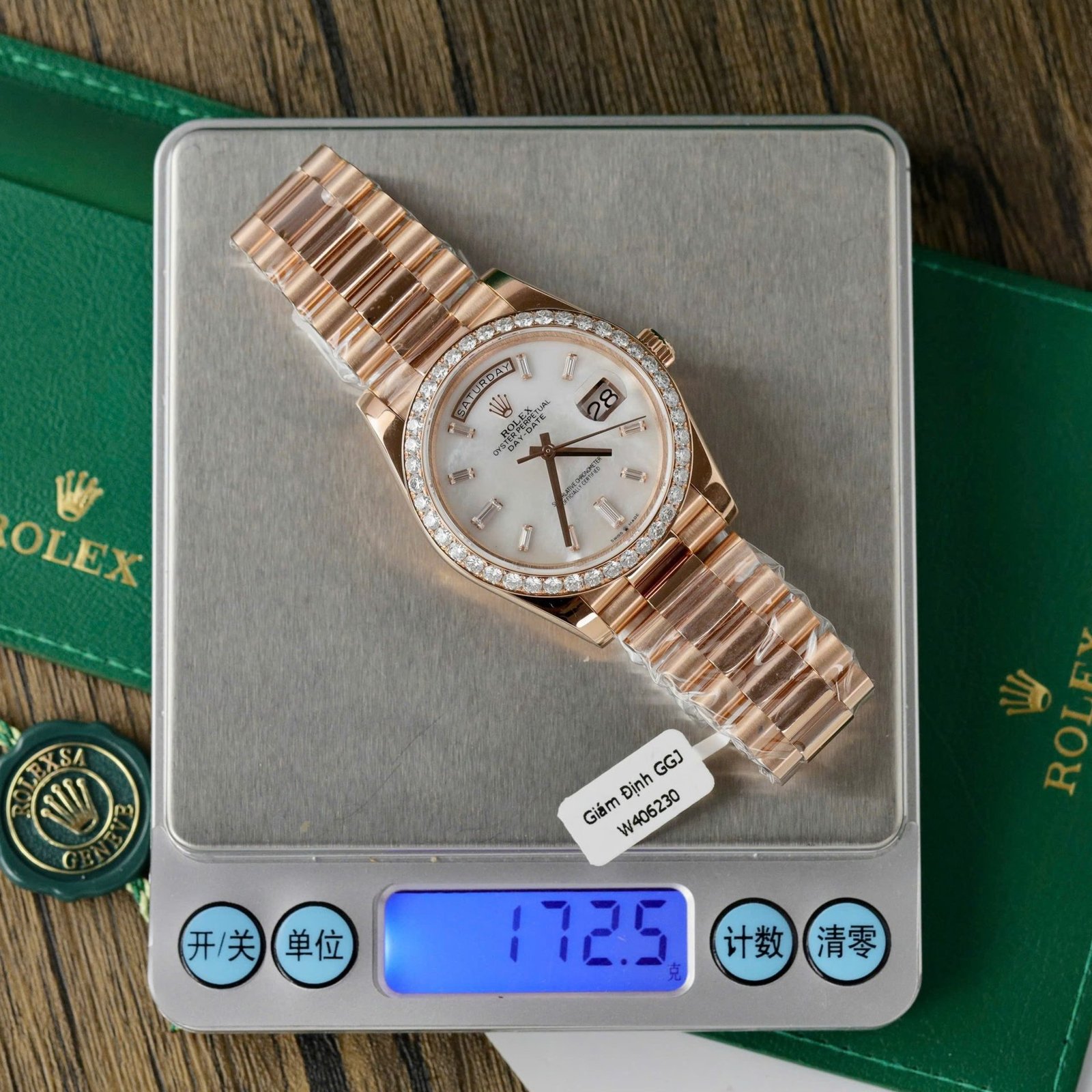 Rolex Day-Date 228345RBR-0026 MOP Baguette Dial 18K Rose Gold Wrapped Moissanite Bezel GMF V3 Best Replica 40mm - 图片 4