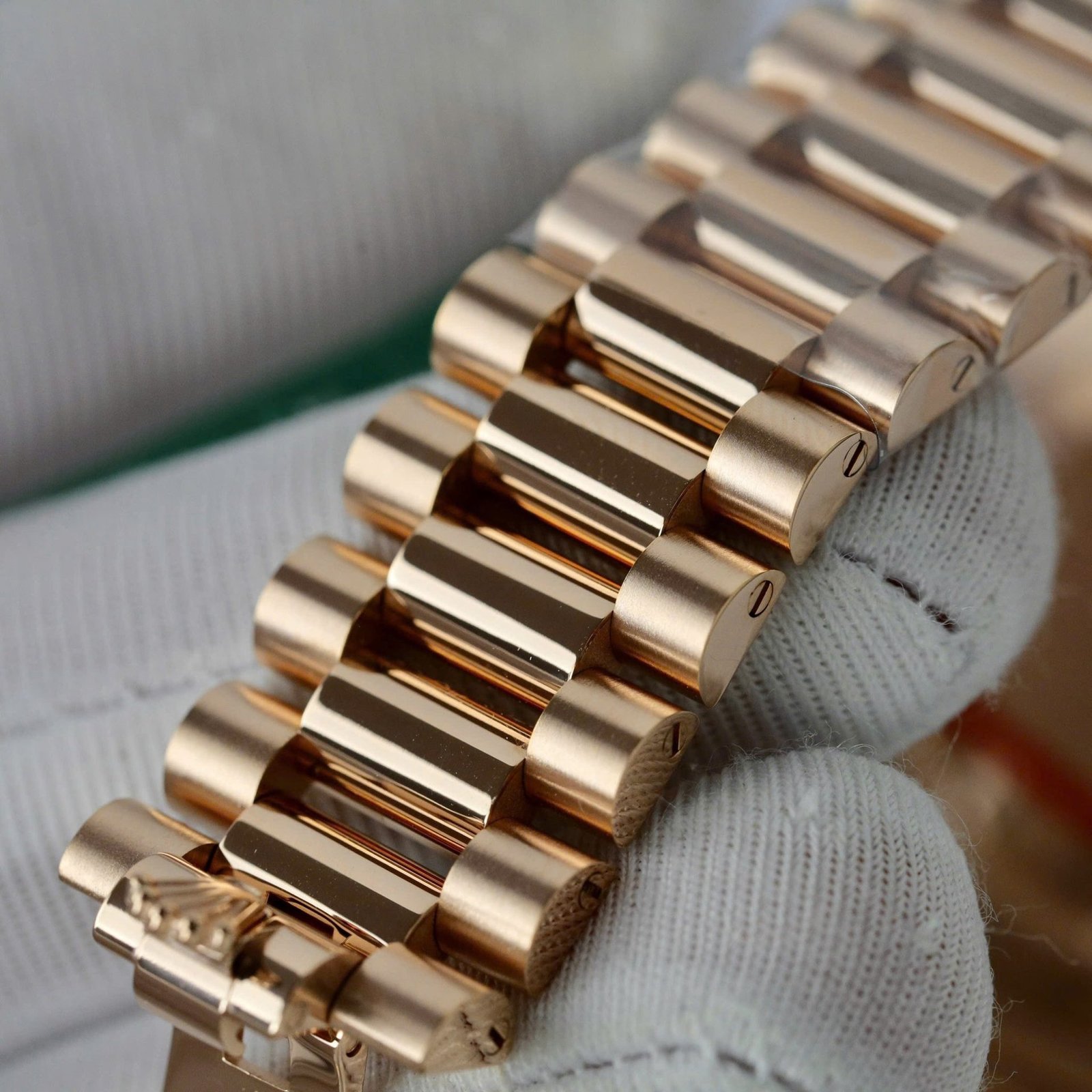 Rolex Day-Date 228345RBR-0026 MOP Baguette Dial 18K Rose Gold Wrapped Moissanite Bezel GMF V3 Best Replica 40mm - 图片 9