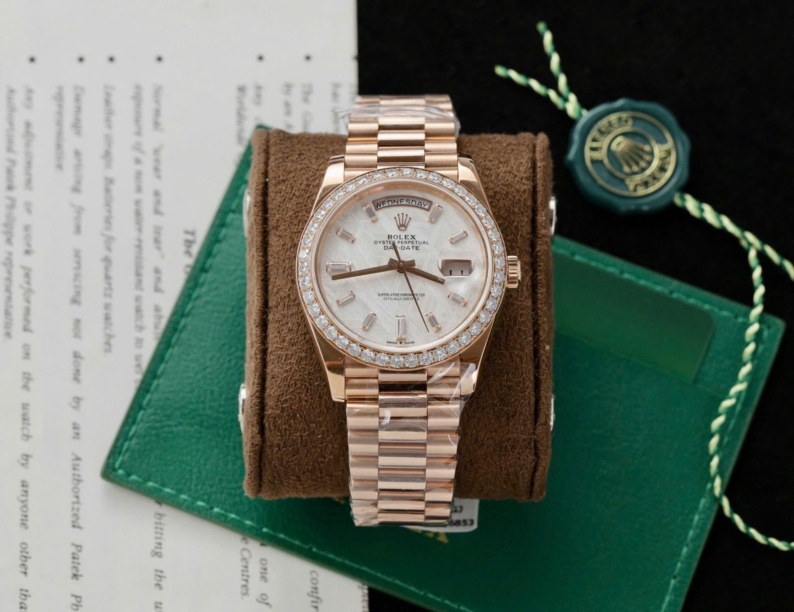Rolex Day-Date 40 Meteorite Baguette Moissanite Dial 18K Rose Gold Wrapped Moissanite Bezel GMF V3 Best Replica 40mm - 图片 2