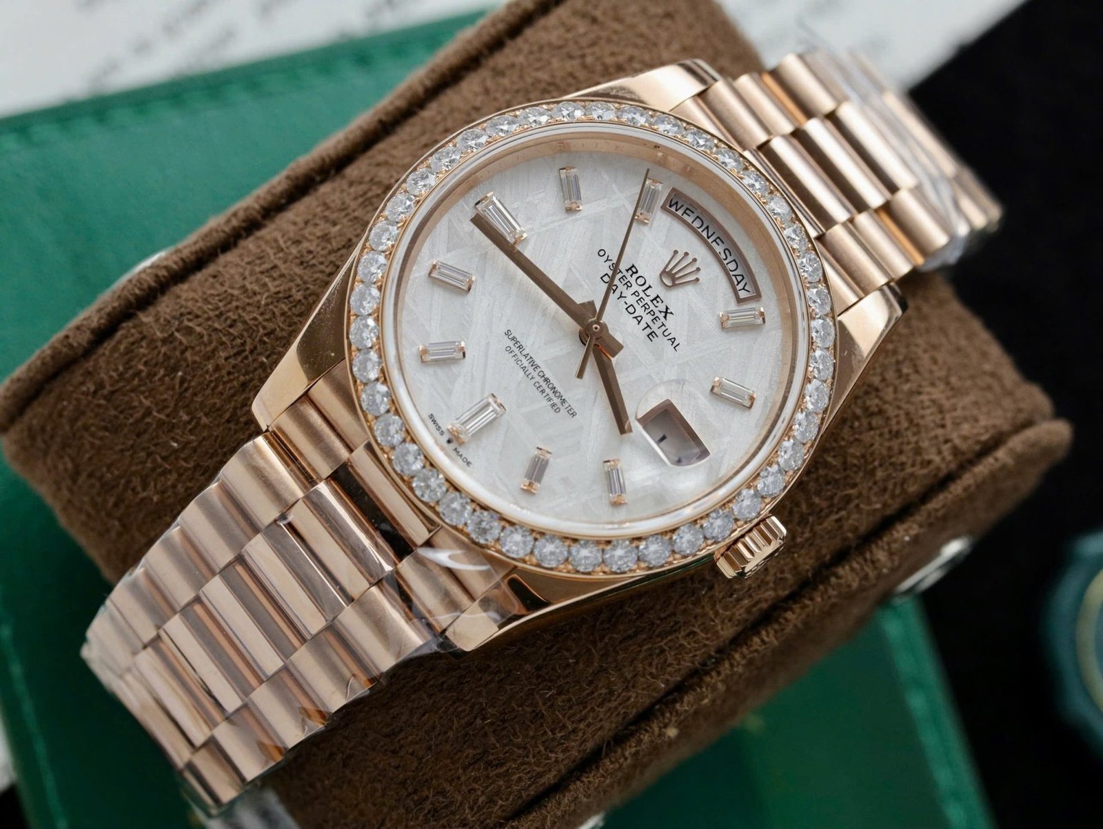 Rolex Day-Date 40 Meteorite Baguette Moissanite Dial 18K Rose Gold Wrapped Moissanite Bezel GMF V3 Best Replica 40mm - 图片 3