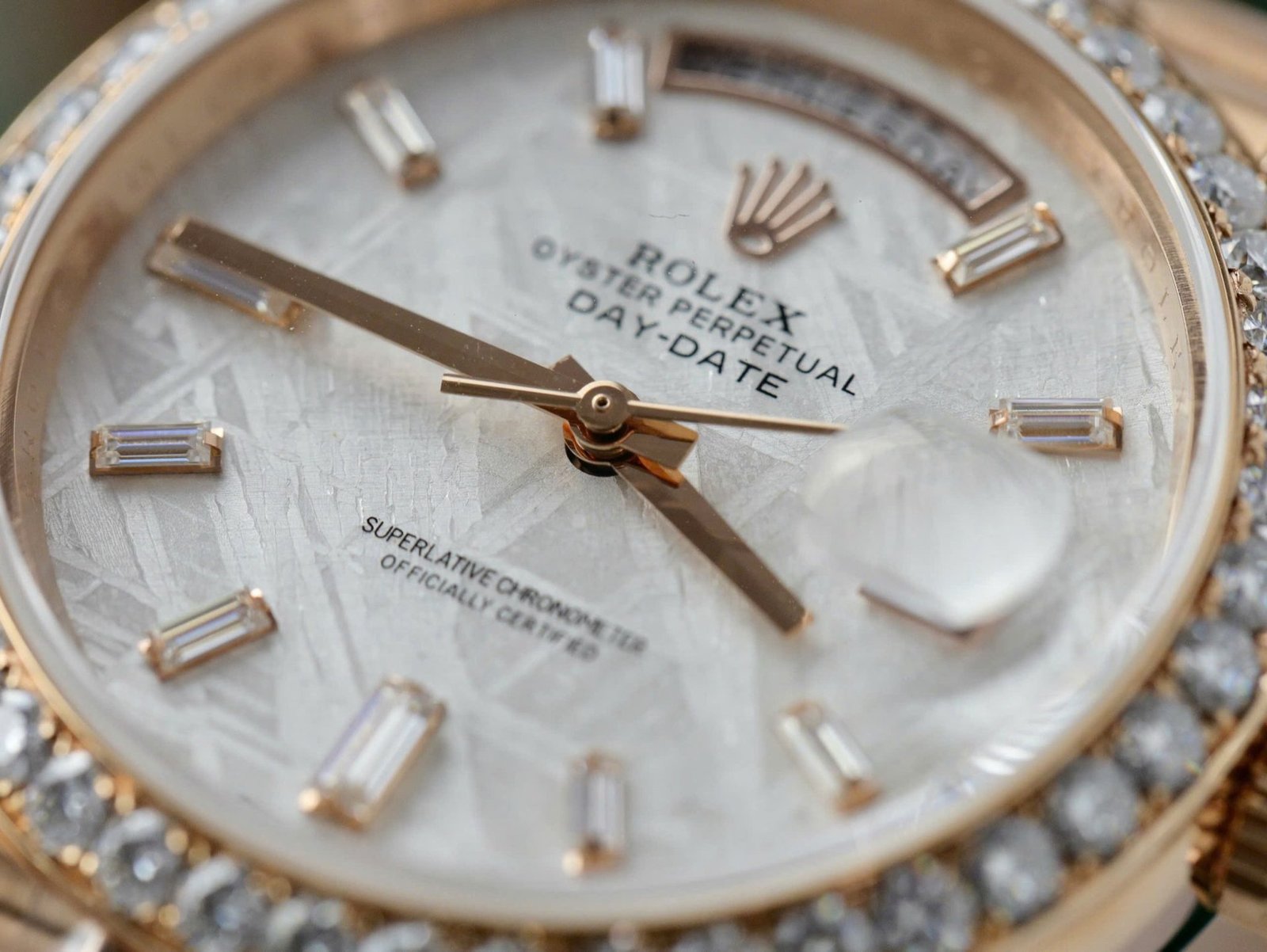 Rolex Day-Date 40 Meteorite Baguette Moissanite Dial 18K Rose Gold Wrapped Moissanite Bezel GMF V3 Best Replica 40mm - 图片 7