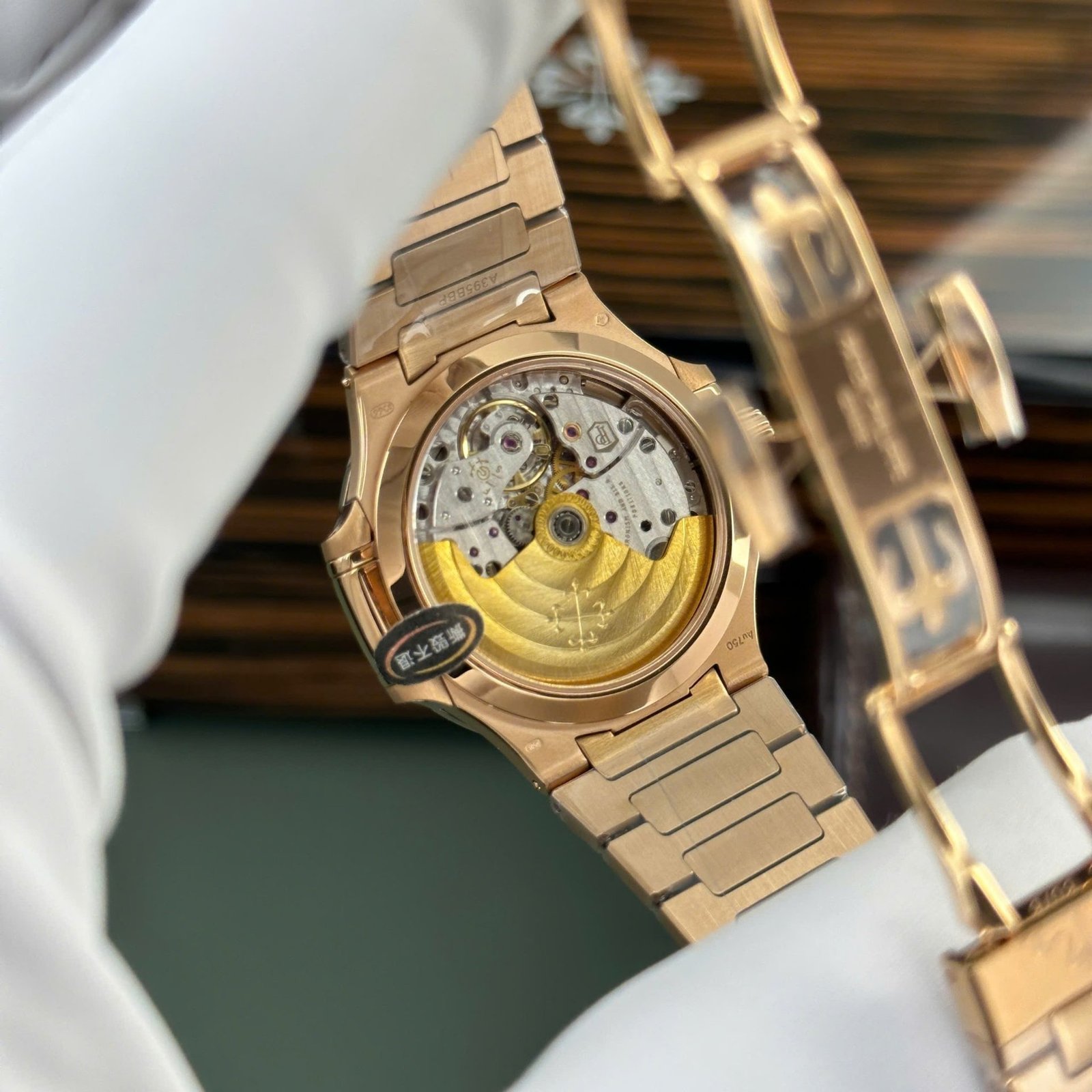 Patek Philippe Nautilus 7118/1200R-001 Rose Gold White Dial Diamond Bezel Best Replica 3KF 35.2mm - 图片 7