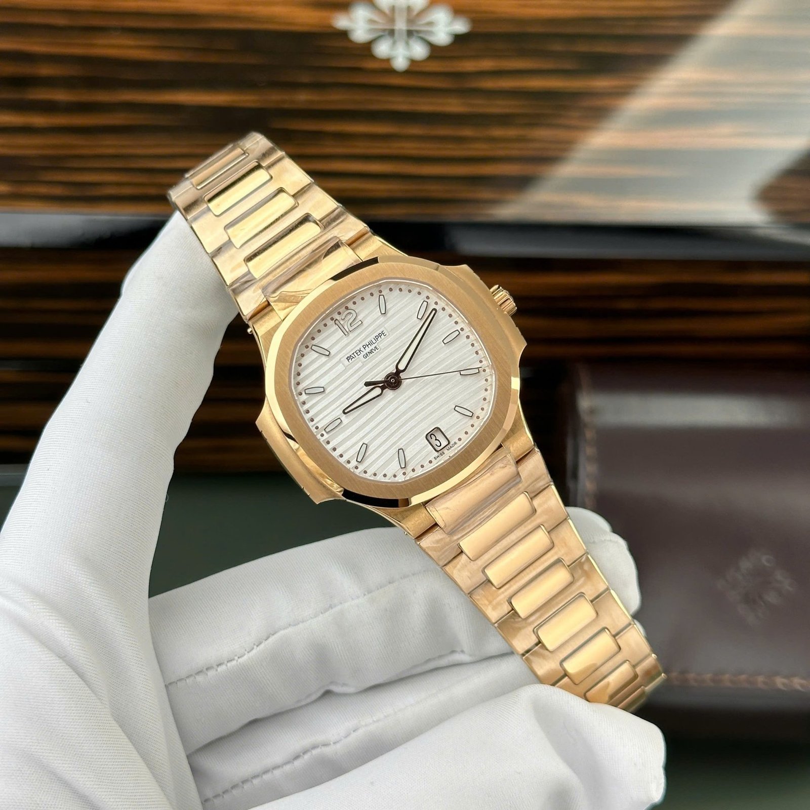 Patek Philippe Nautilus 7118/1R-001 Rose Gold White Dial Best Clone 3KF 35.2mm - 图片 2