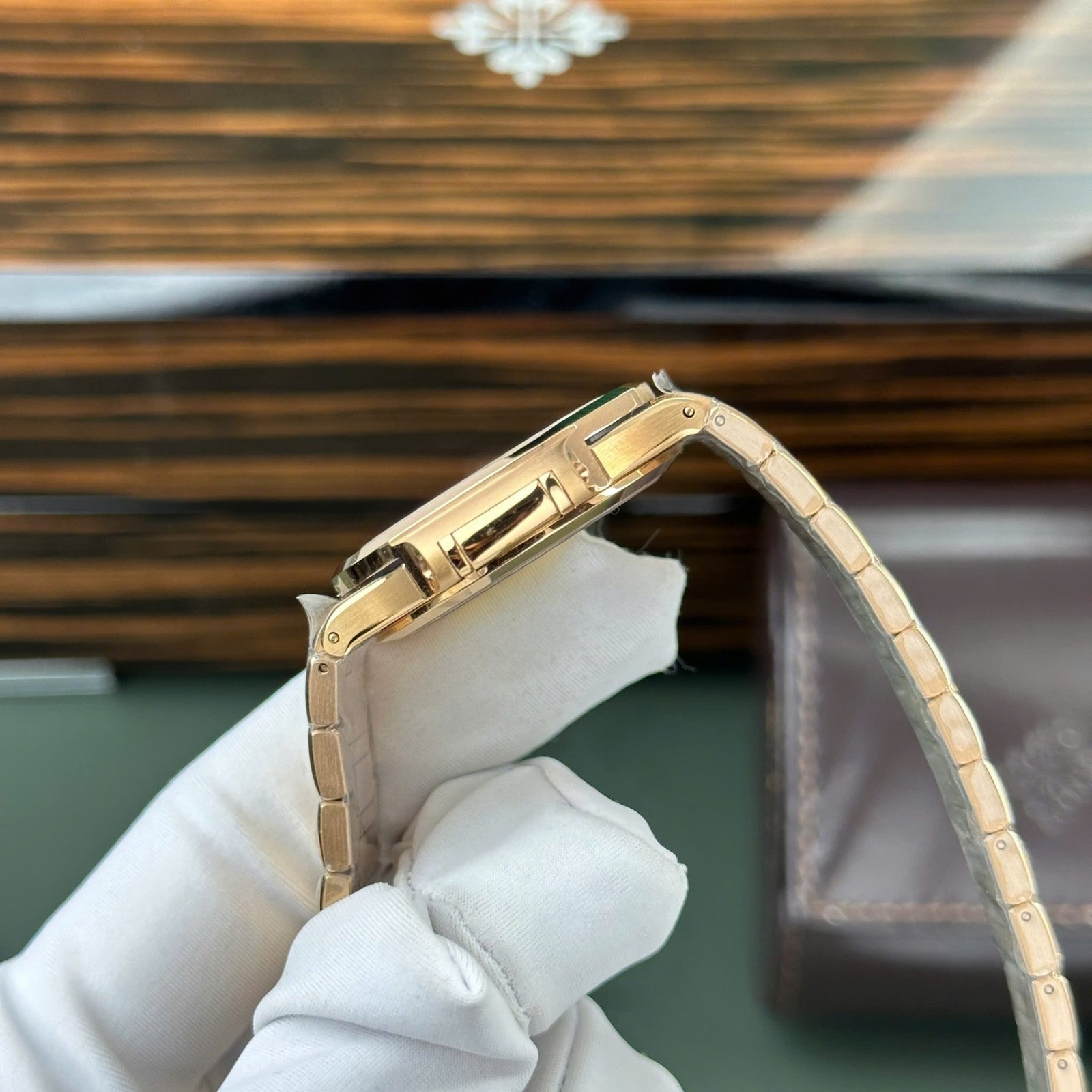 Patek Philippe Nautilus 7118/1R-001 Rose Gold White Dial Best Clone 3KF 35.2mm - 图片 6