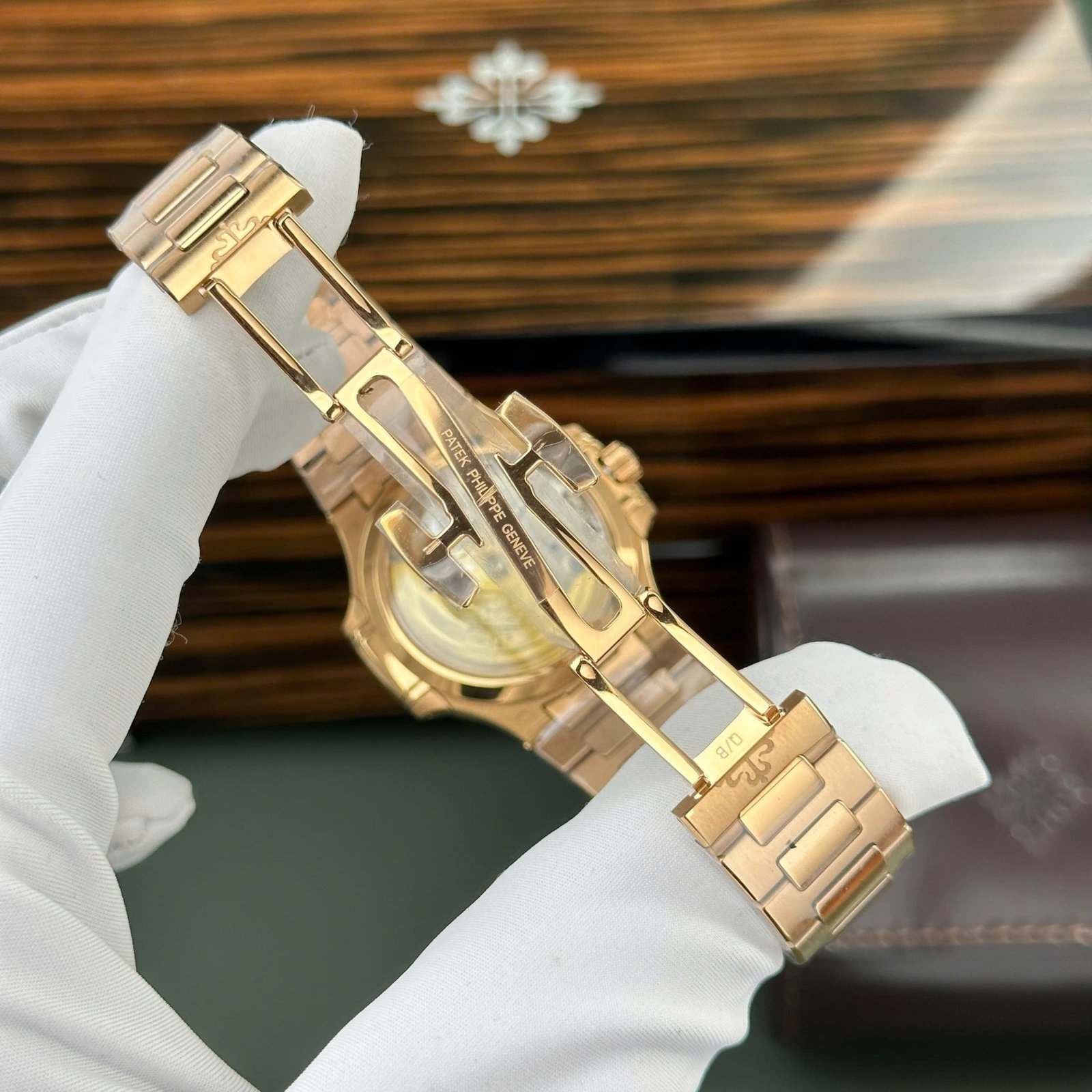 Patek Philippe Nautilus 7118/1R-001 Rose Gold White Dial Best Clone 3KF 35.2mm - 图片 8