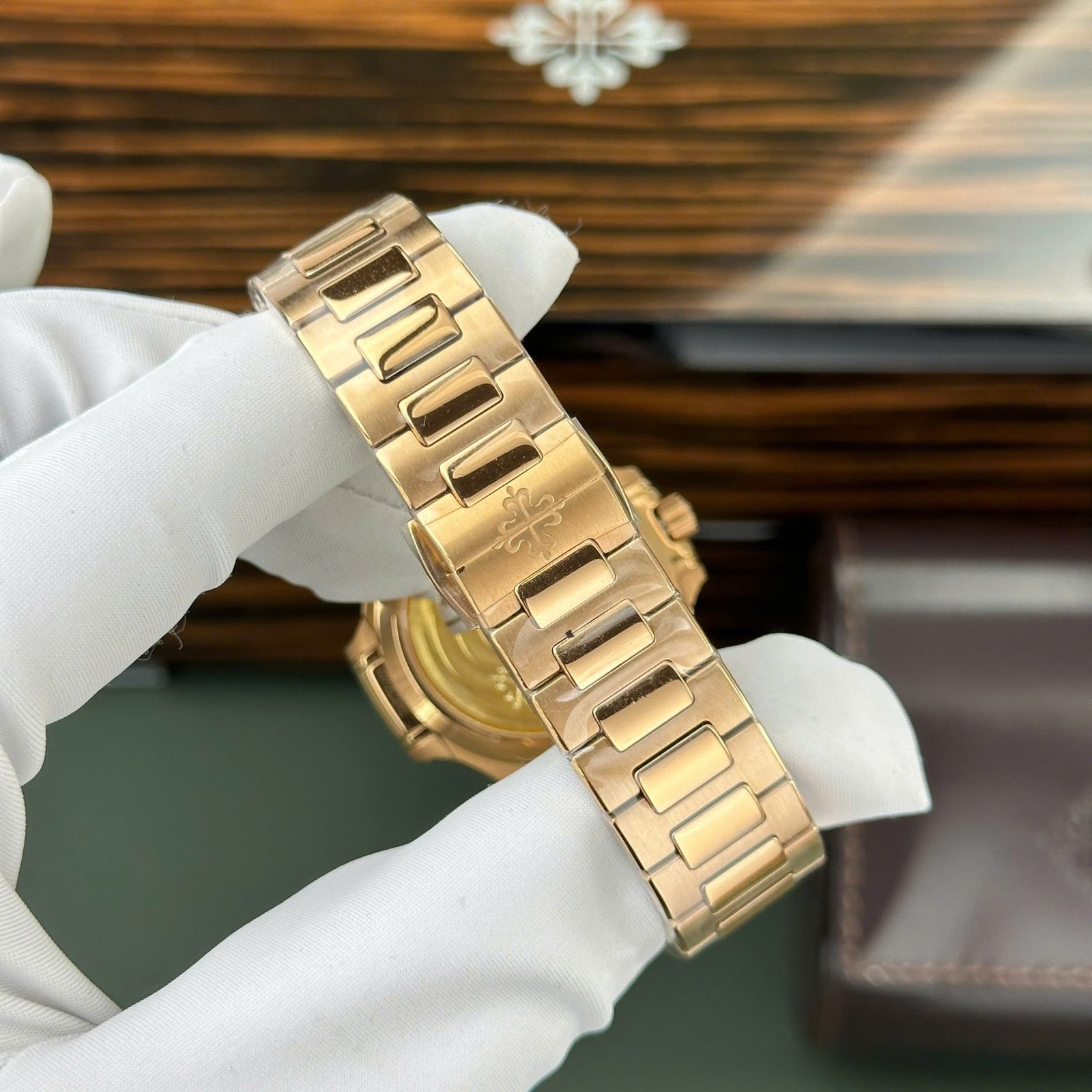 Patek Philippe Nautilus 7118/1R-001 Rose Gold White Dial Best Clone 3KF 35.2mm - 图片 9