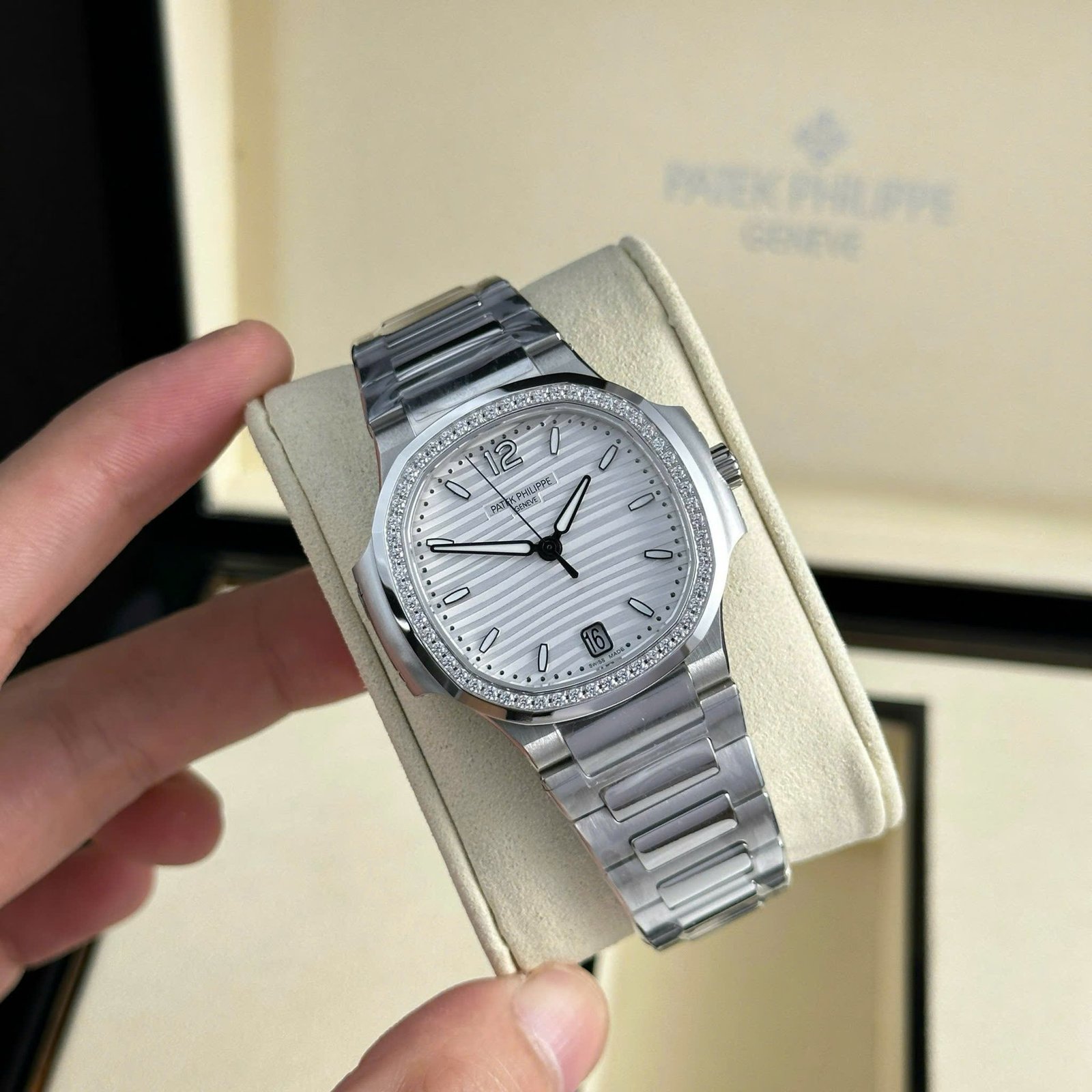 Patek Philippe Nautilus 7118/1200A-010 Steel White Dial Stone-set Bezel Best Clone 3KF 35.2mm