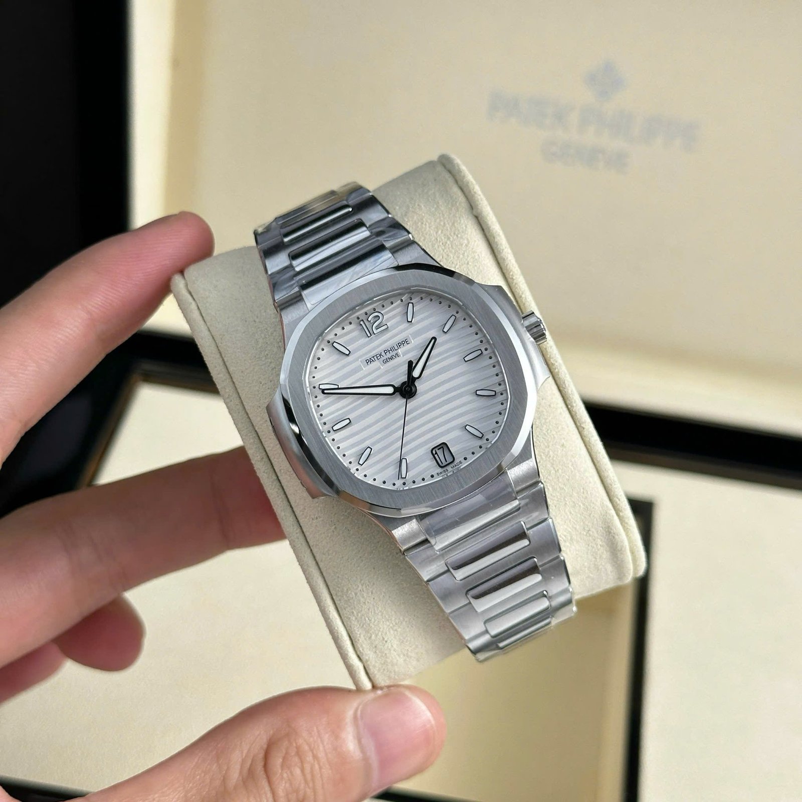 Patek Philippe Nautilus 7118/1A-010 Steel White Dial Best Clone 3KF 35.2mm