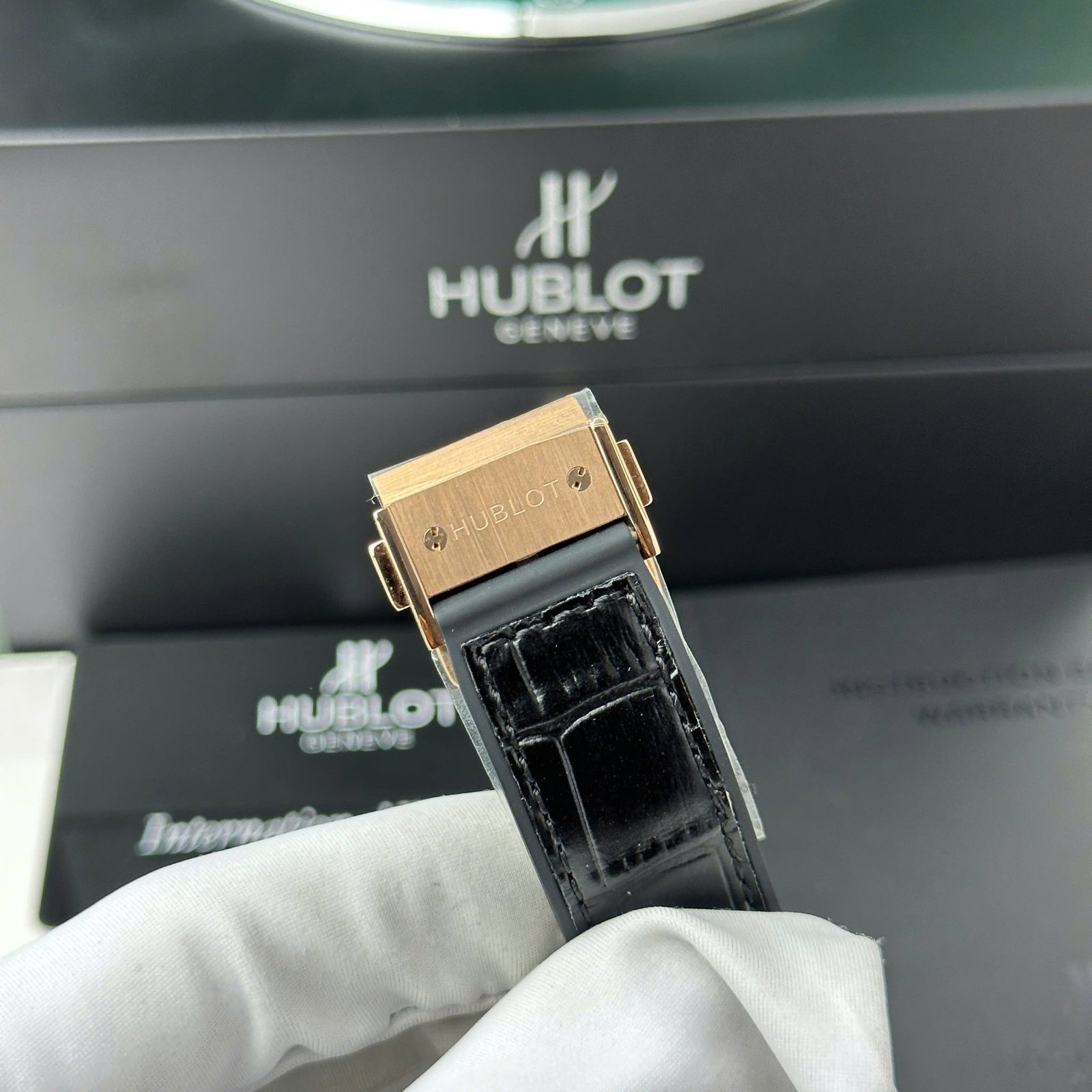 Hublot Classic Fusion King Gold White Dial Black Leather Strap Replica 38mm - 图片 8