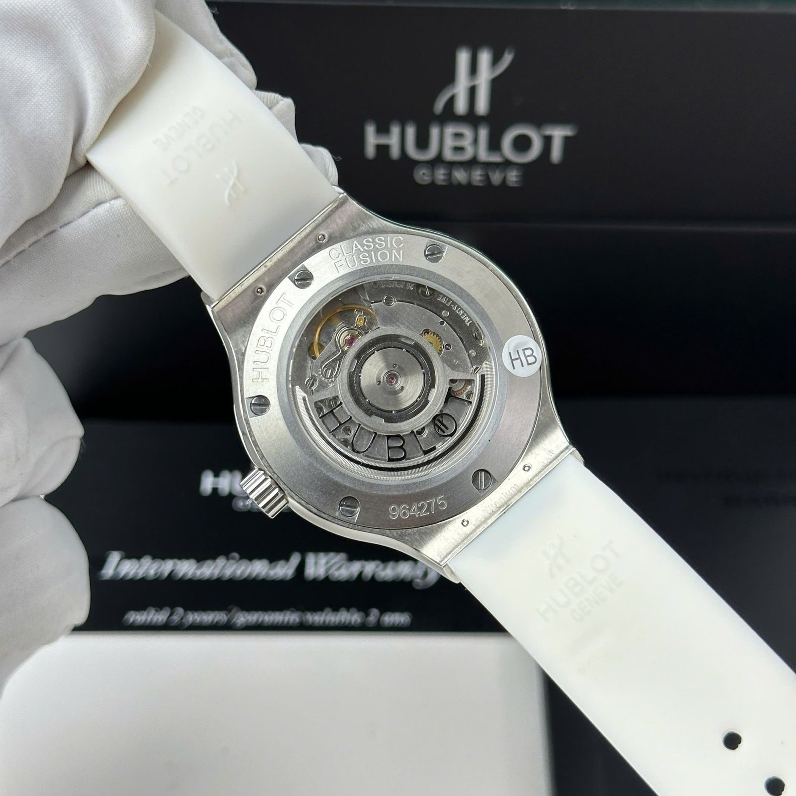 Hublot Classic Fusion Titanium Diamond Pavé White Dial Rubber Strap Replica 38mm - 图片 7
