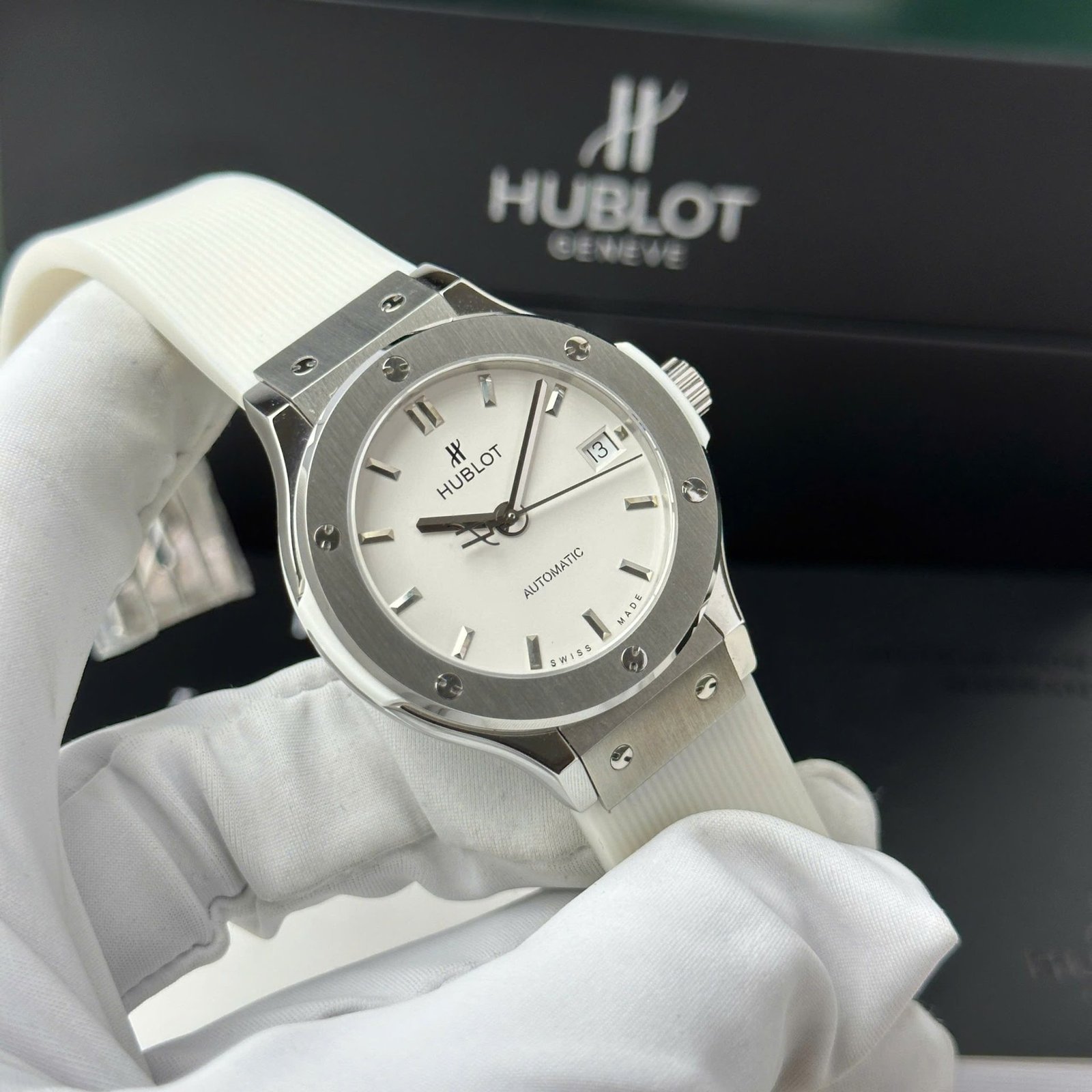 Hublot Classic Fusion Titanium White Dial White Rubber Strap Replica 38mm - 图片 3