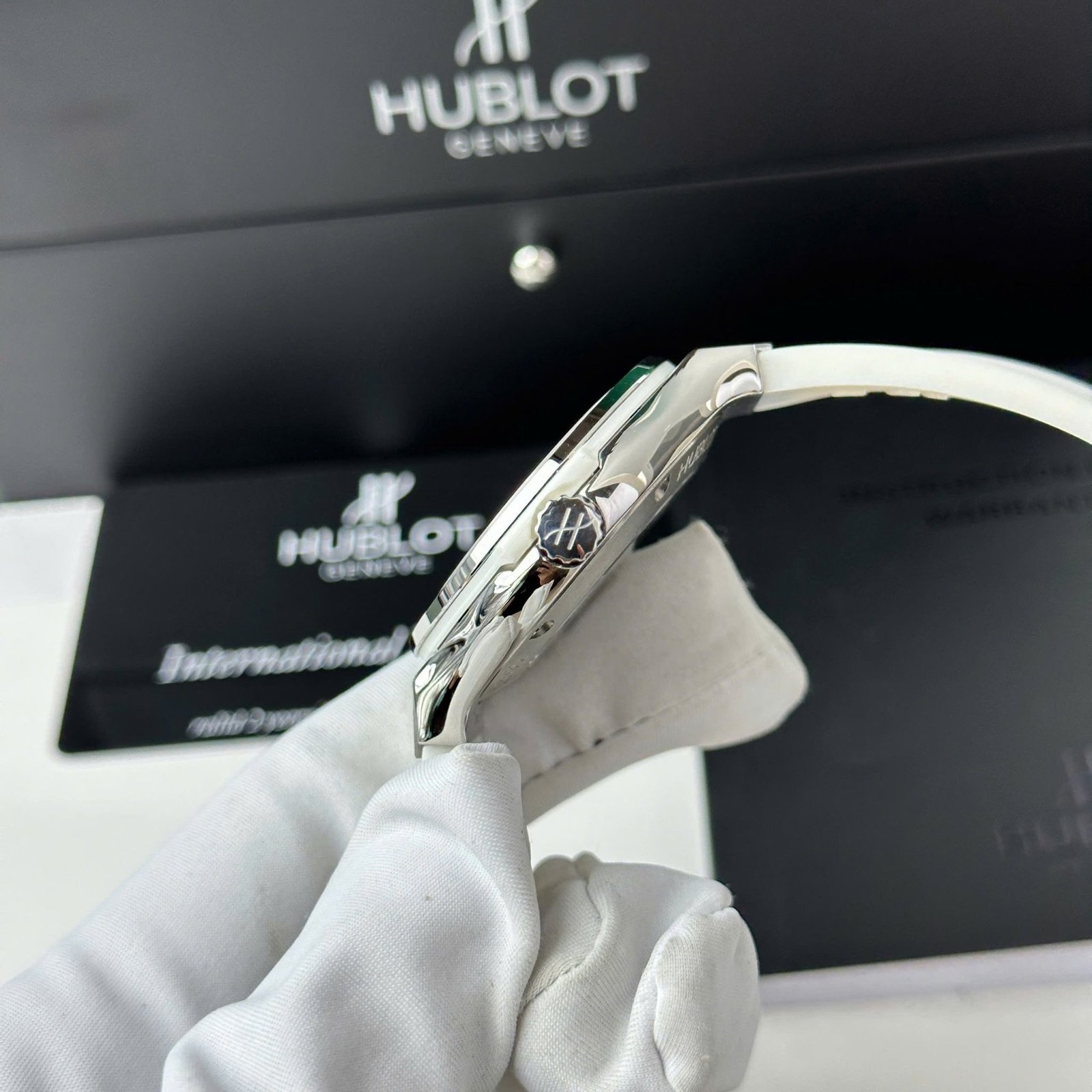 Hublot Classic Fusion Titanium White Dial White Rubber Strap Replica 38mm - 图片 5