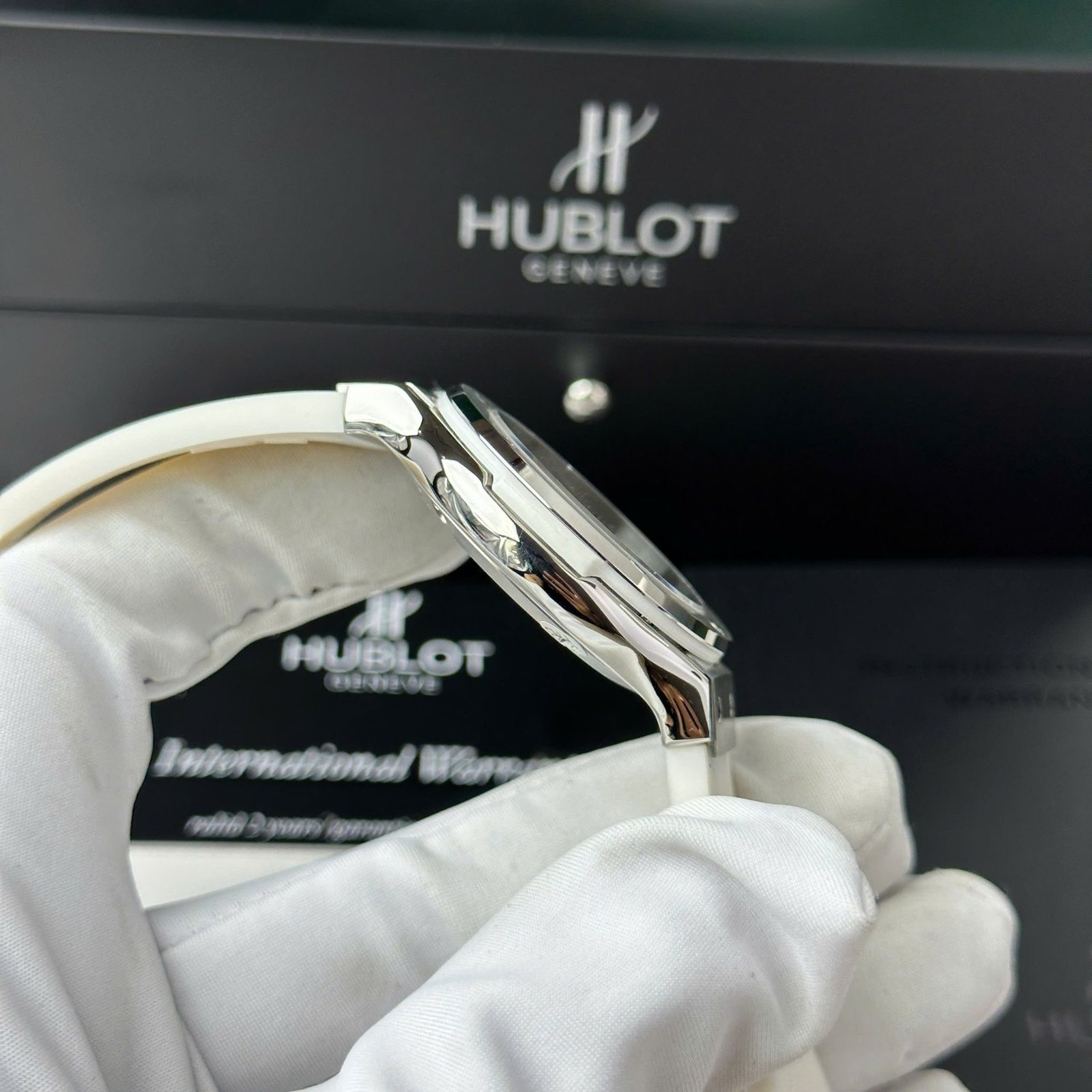 Hublot Classic Fusion Titanium White Dial White Rubber Strap Replica 38mm - 图片 6