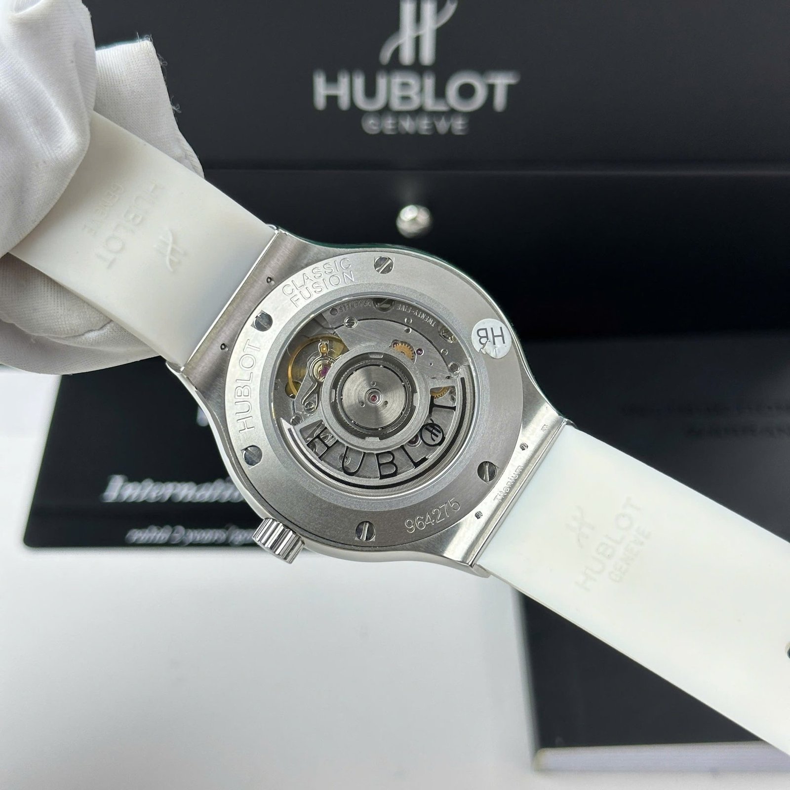 Hublot Classic Fusion Titanium White Dial White Rubber Strap Replica 38mm - 图片 7