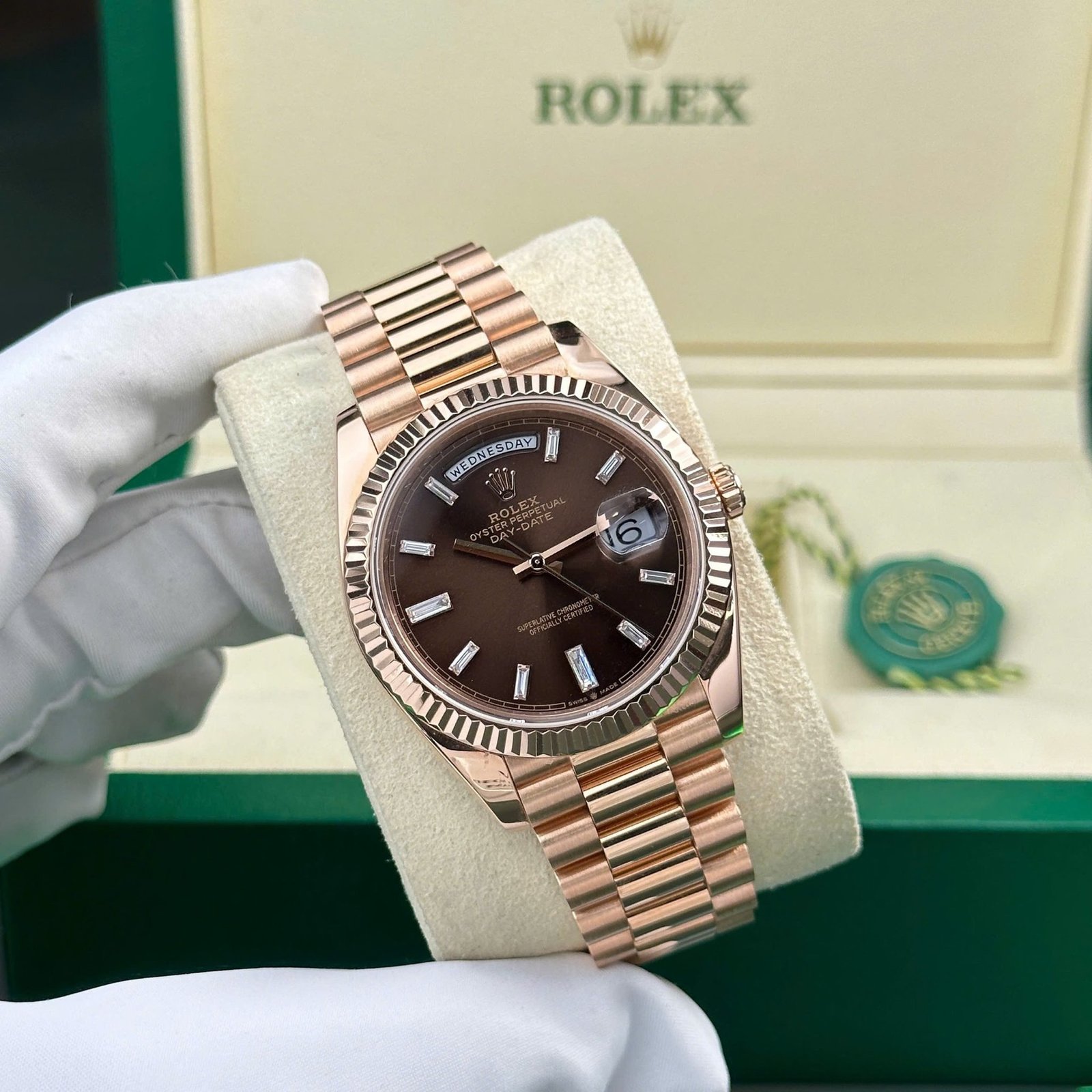 Rolex Day-Date 228235-0003 Chocolate Baguette Diamond Dial 18K Solid Rose Gold 40mm - 图片 4