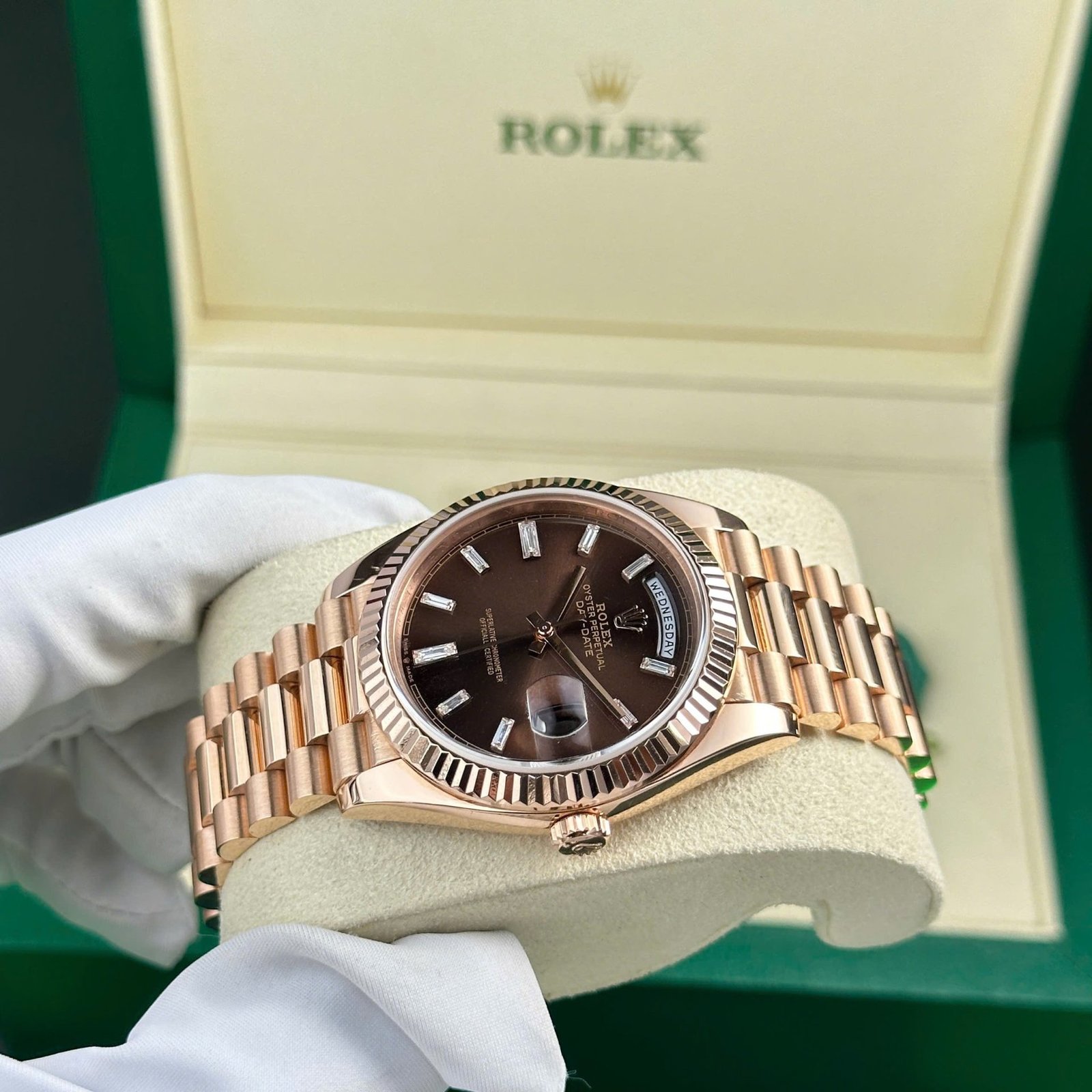 Rolex Day-Date 228235-0003 Chocolate Baguette Diamond Dial 18K Solid Rose Gold 40mm - 图片 5