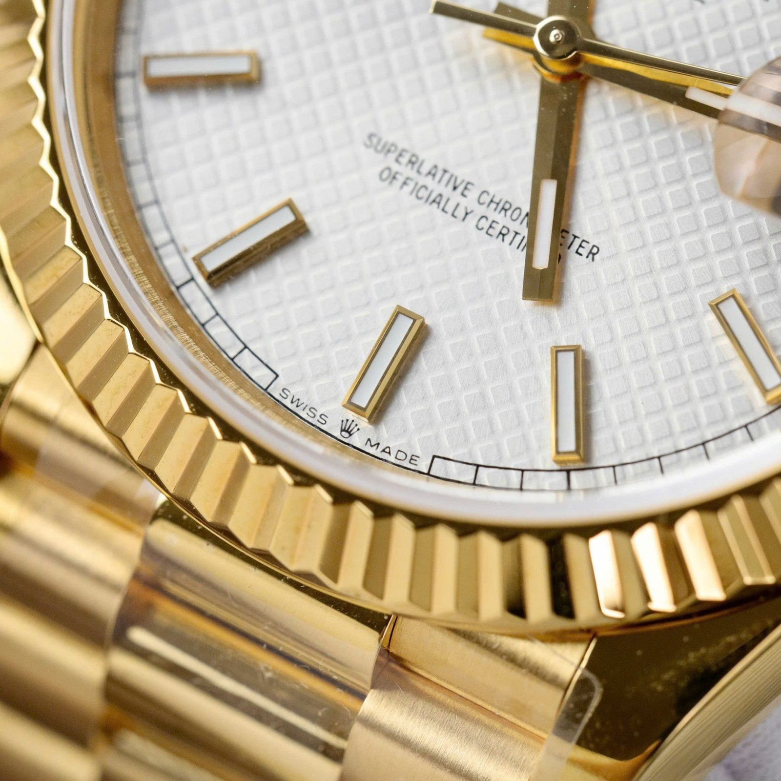 Rolex Day Date 228238-0008 Silver Diagonal Motif Stick Dial 18K Gold Wrapped Best Replica V3 GMF 40mm - 图片 7