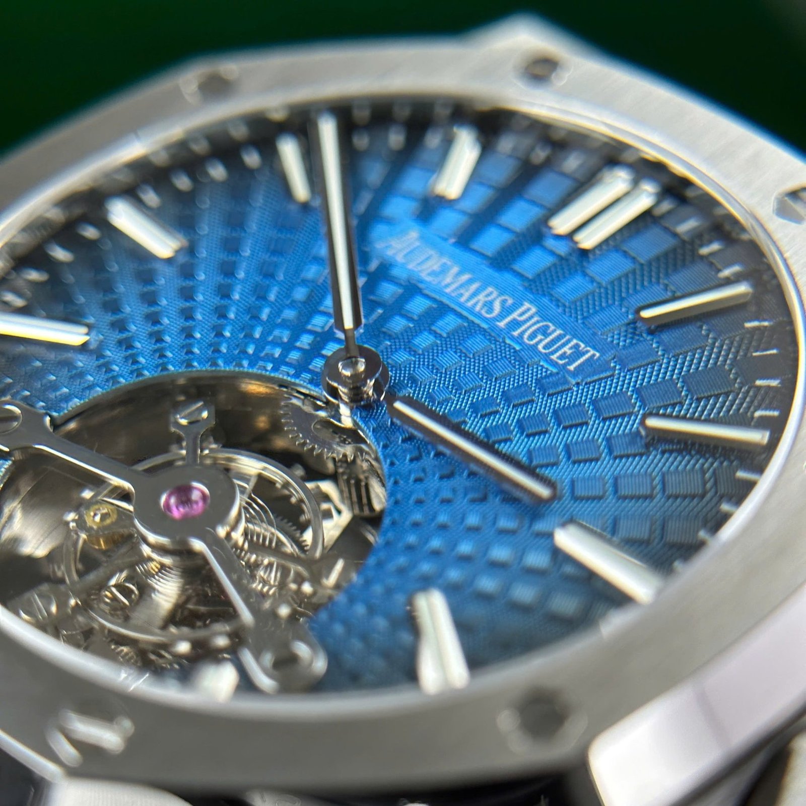 Audemars Piguet Royal Oak Flying Tourbillon 26530 Blue Dial Replica R8 Factory 41mm - 图片 5