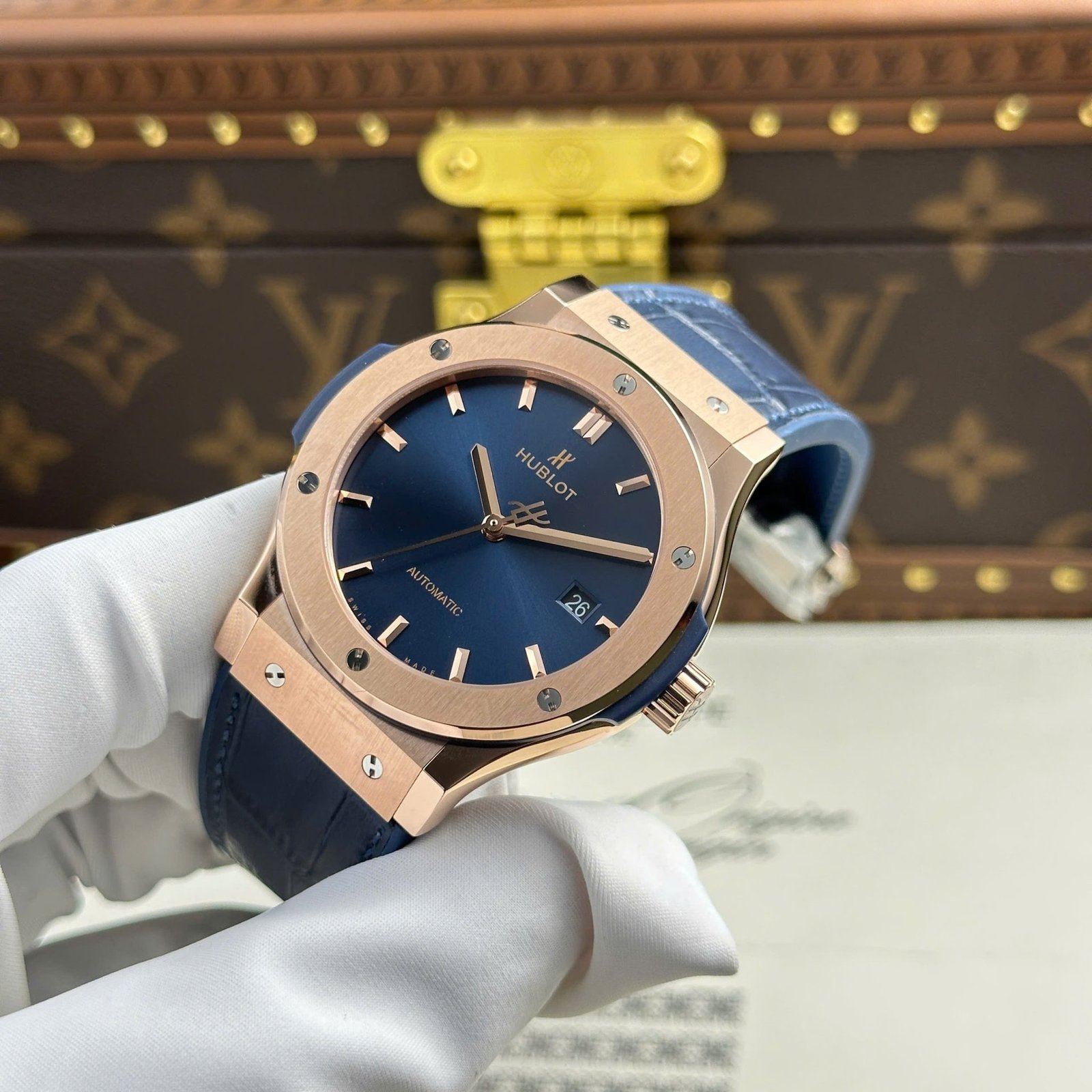 Hublot Classic Fusion King Gold Blue Dial Best Replica JJF 42mm - 图片 3
