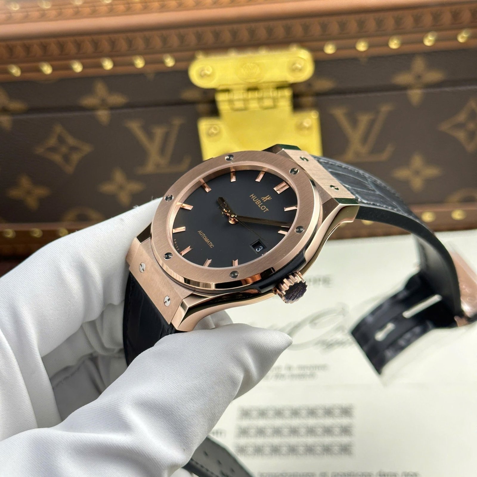 Hublot Classic Fusion King Gold Black Dial Leather Best Replica JJF 42mm - 图片 4