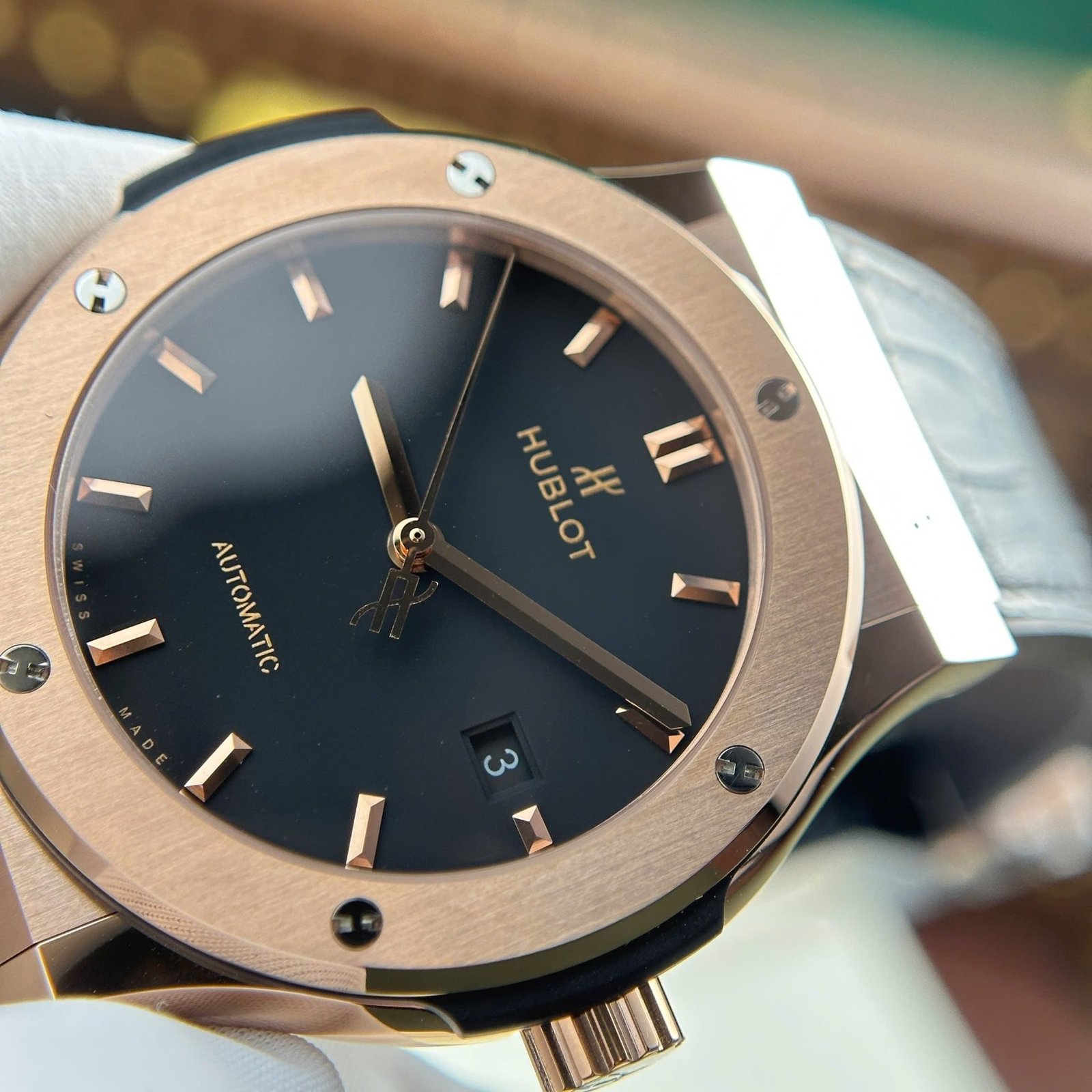 Hublot Classic Fusion King Gold Black Dial Leather Best Replica JJF 42mm - 图片 5