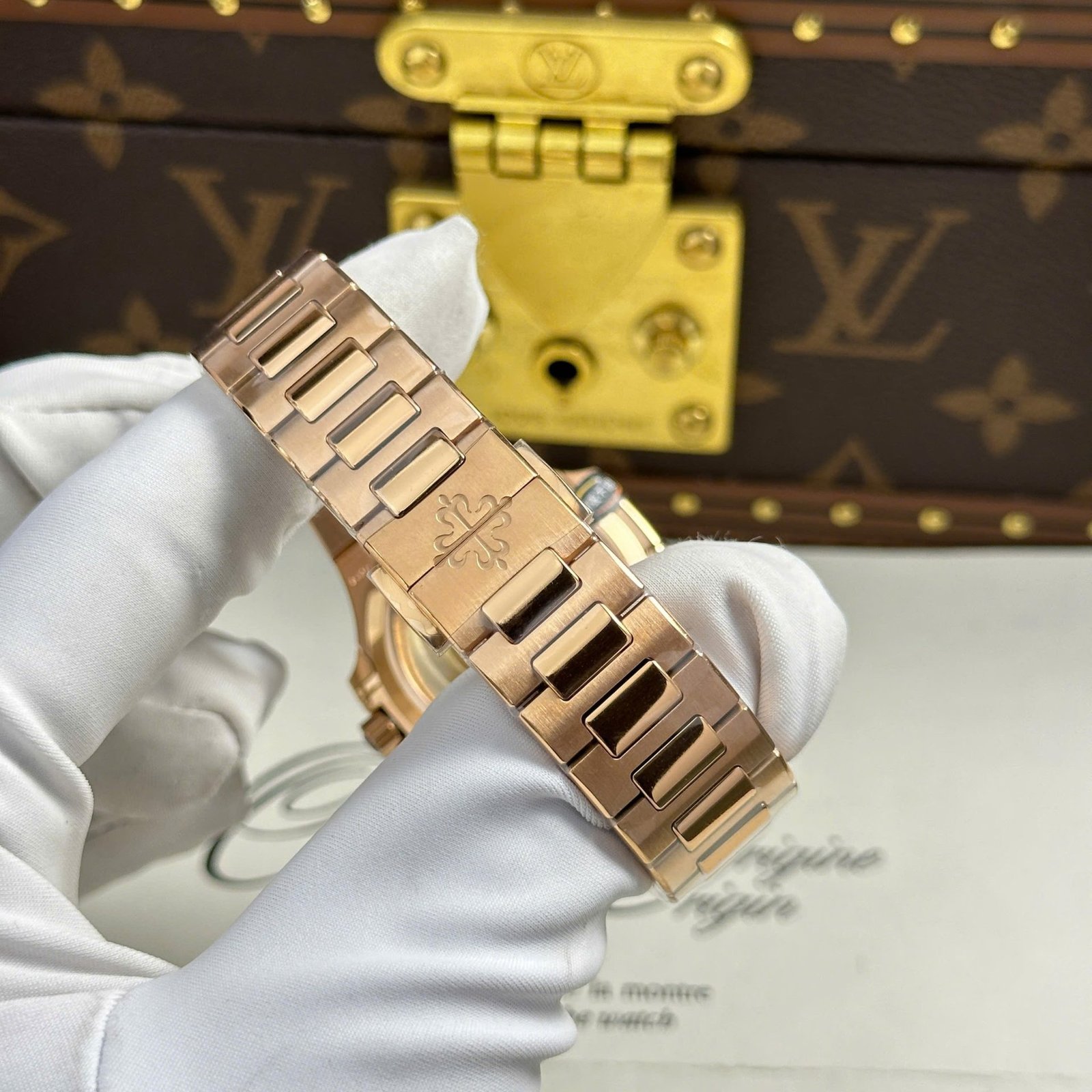 Patek Philippe Nautilus 7118/1300R-001 Gold Dial Rose Gold 1:1 Best Copy 3KF 35.2mm - 图片 11