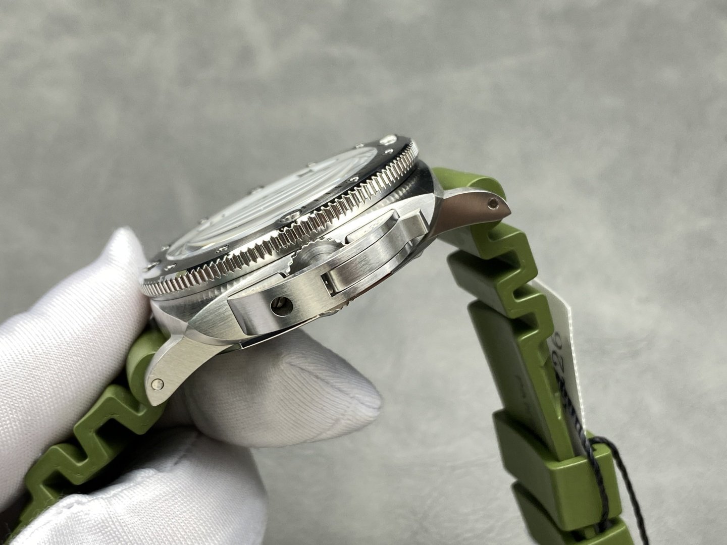 Panerai Submersible Quarantaquattro Bianco PAM1226 White Dial Green Rubber Strap 1:1 Best Replica VSF 44mm - 图片 6