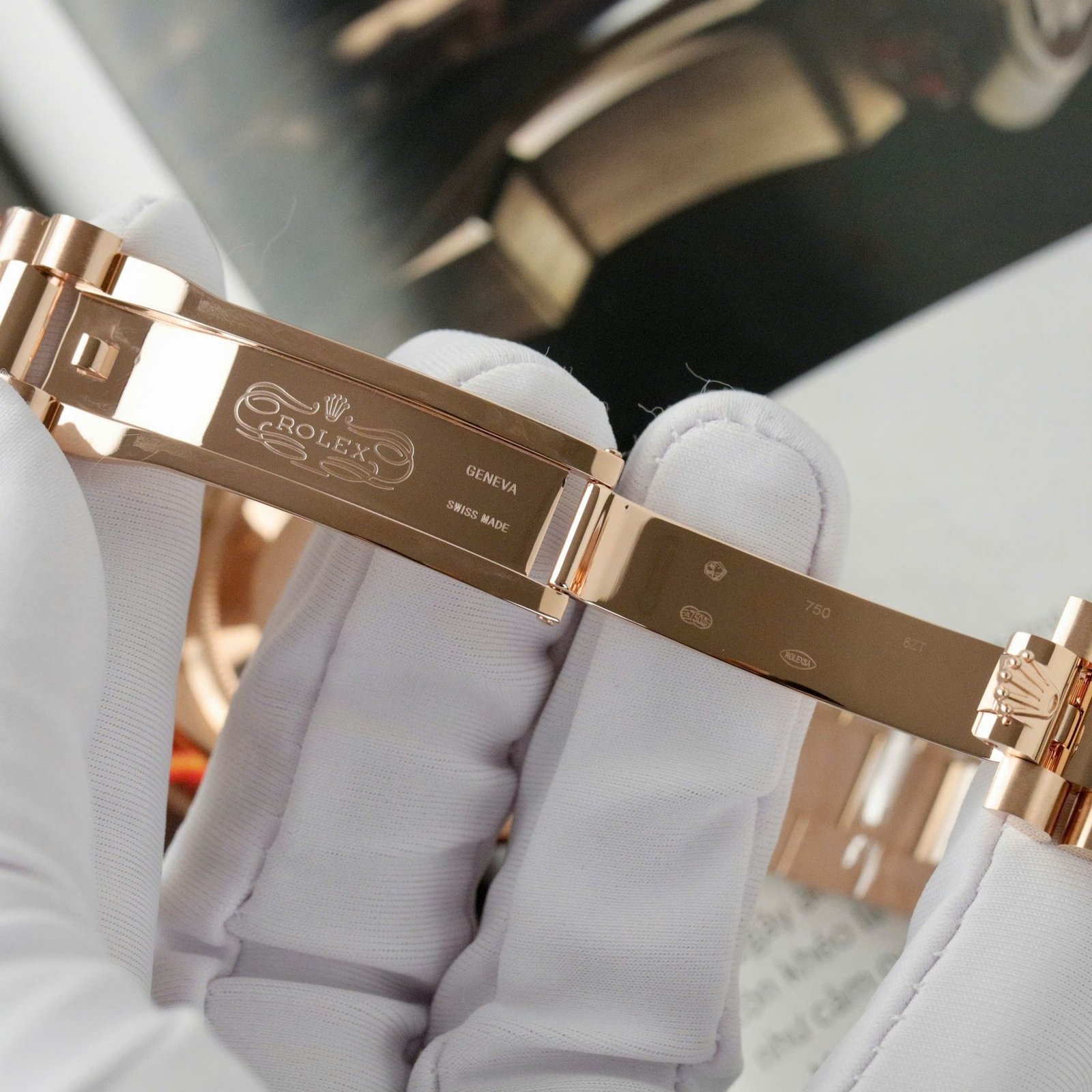 Rolex Day-Date 118235 Chocolate Diamond & Ruby Dial 18K Rose Gold Wrapped 1:1 Replica GMF 36mm - 图片 8