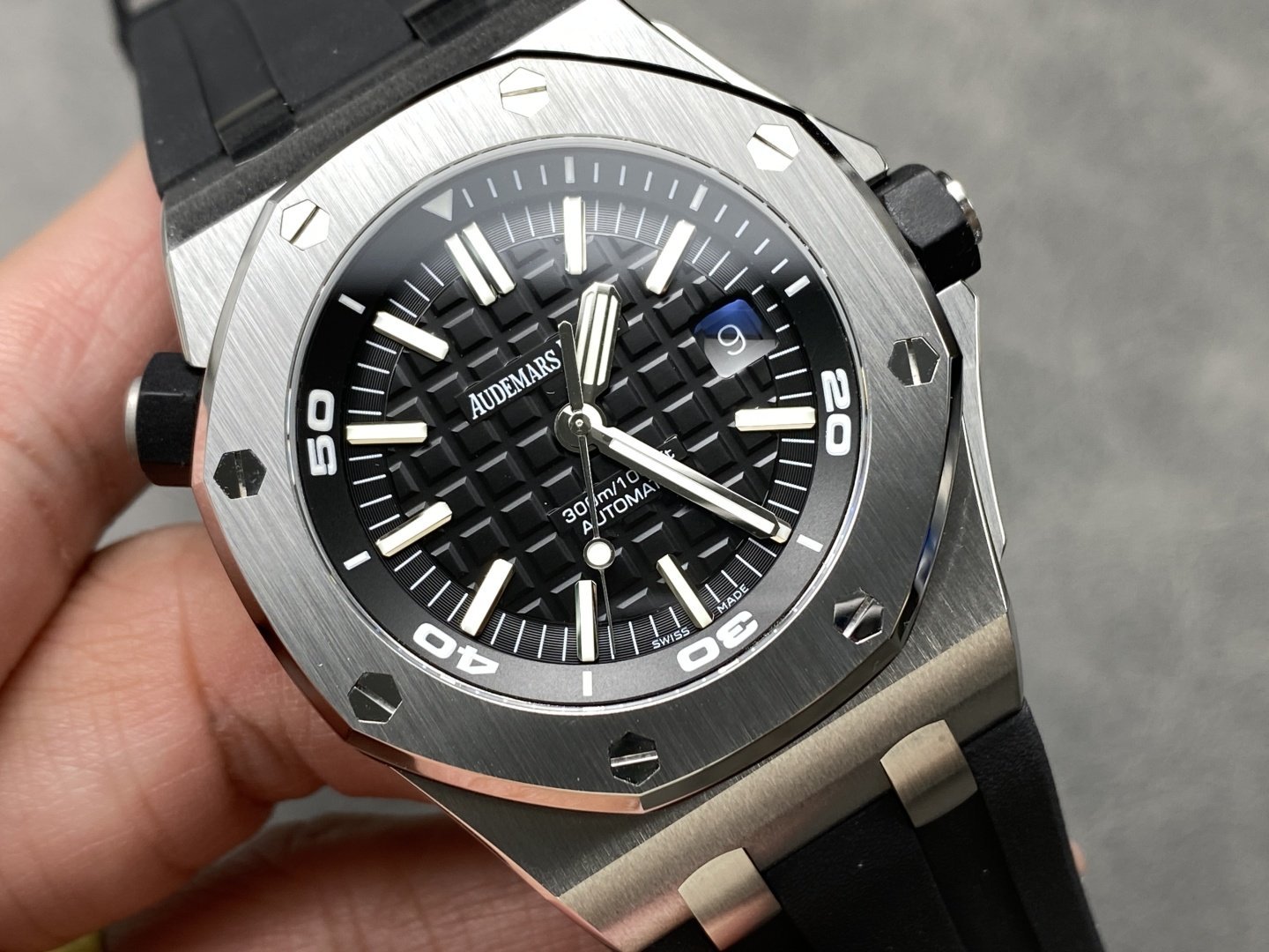 Audemars Piguet Royal Oak Offshore Diver 15710ST Black Dial Rubber Strap 1:1 Best Replica APSF 42mm - 图片 3