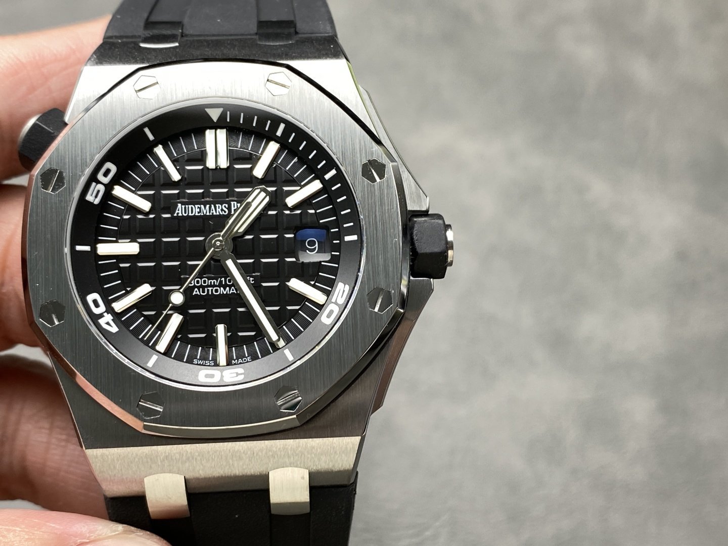 Audemars Piguet Royal Oak Offshore Diver 15710ST Black Dial Rubber Strap 1:1 Best Replica APSF 42mm - 图片 4