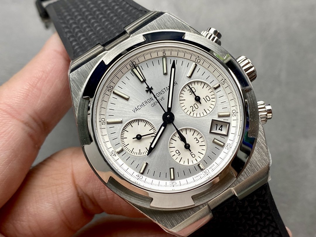 Vacheron Constantin Overseas 5500V Chronograph Silver Dial Black Rubber Strap Replica 8F 42.5mm - 图片 2