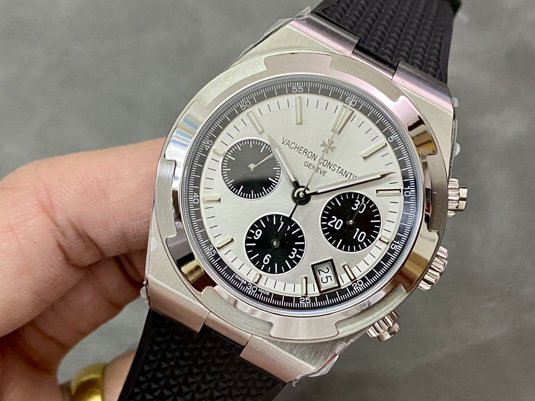 Vacheron Constantin Overseas Chronograph 5500V Panda Dial Black Rubber Strap Replica 42.5mm - 图片 3