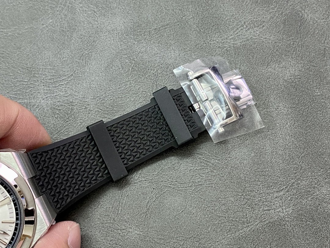 Vacheron Constantin Overseas Chronograph 5500V Panda Dial Black Rubber Strap Replica 42.5mm - 图片 8