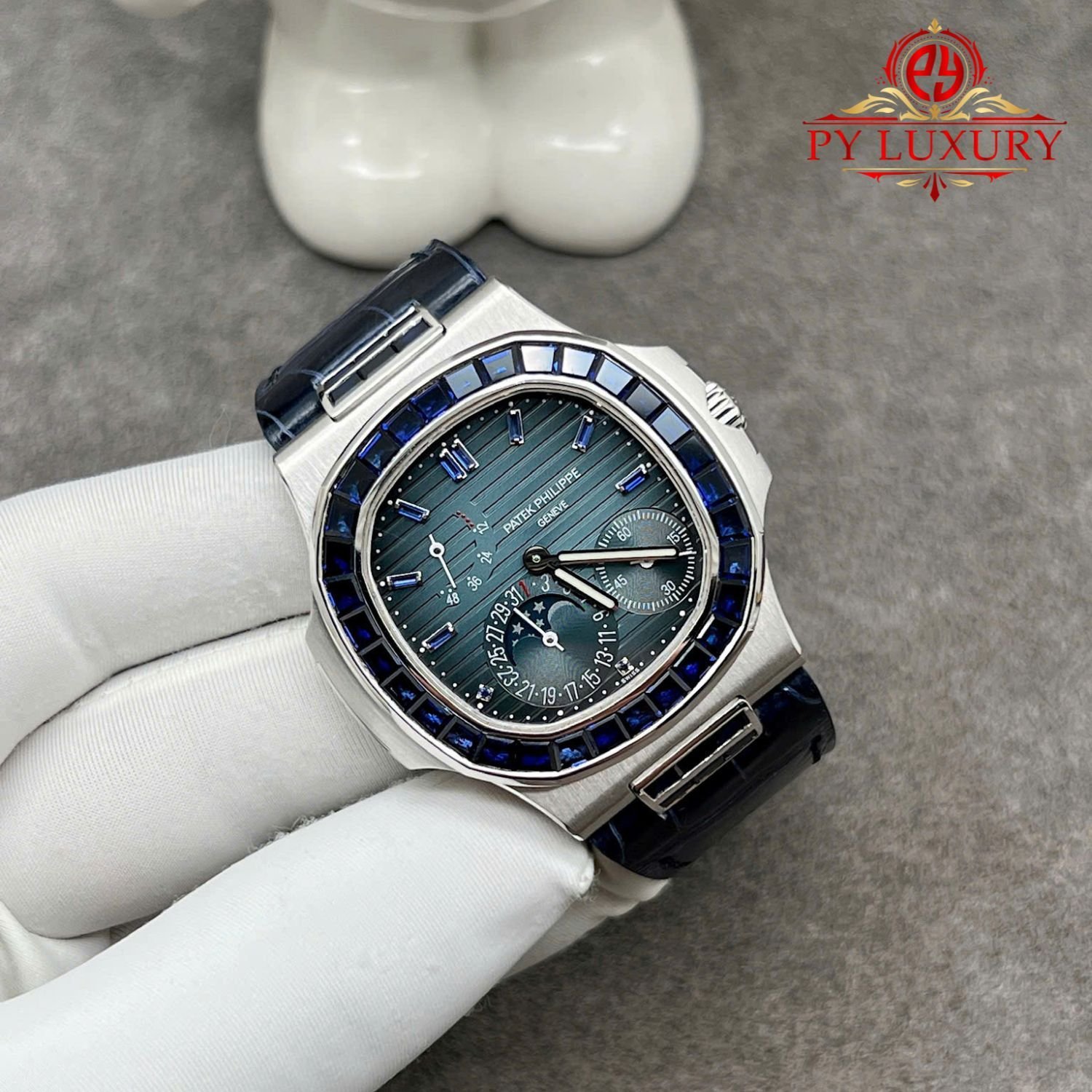 Patek Philippe Nautilus 5724G Blue Dial Custom Made Pure 18K White Gold Blue Sapphire Crocodile Leather Strap 40mm - 图片 2