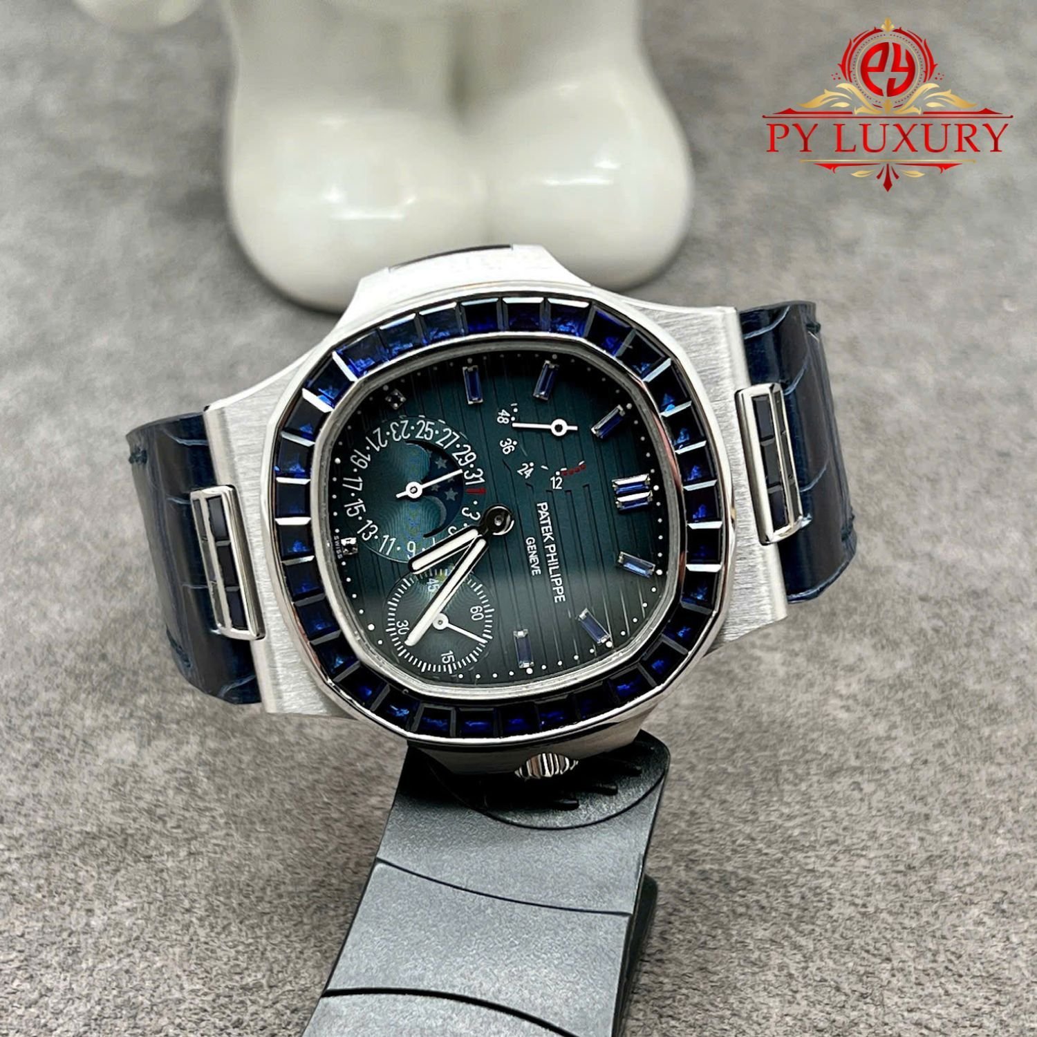 Patek Philippe Nautilus 5724G Blue Dial Custom Made Pure 18K White Gold Blue Sapphire Crocodile Leather Strap 40mm - 图片 3