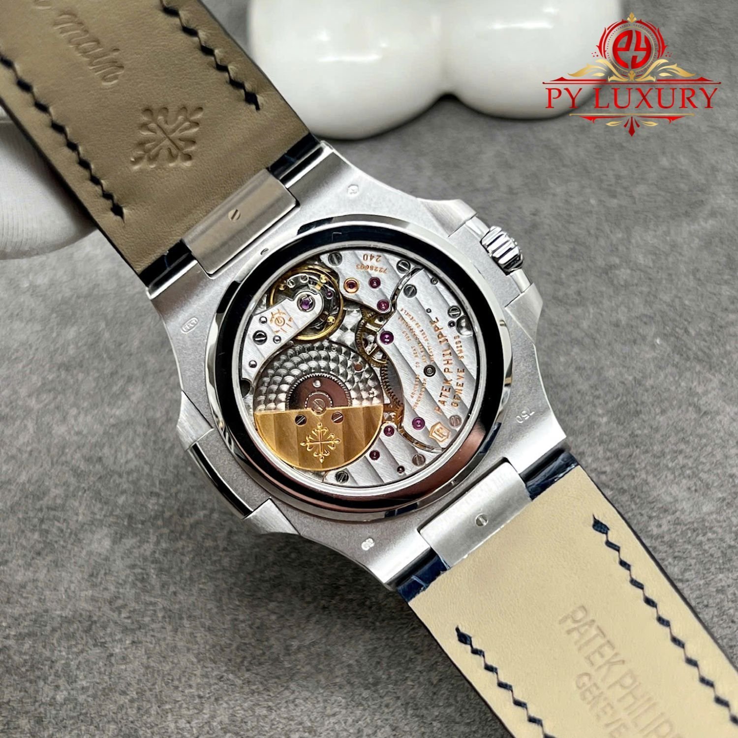 Patek Philippe Nautilus 5724G Blue Dial Custom Made Pure 18K White Gold Blue Sapphire Crocodile Leather Strap 40mm - 图片 7